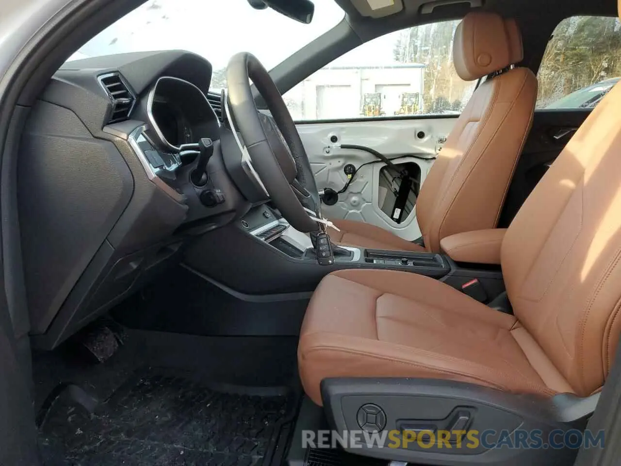 7 Photograph of a damaged car WA1EECF38R1179027 AUDI Q3 2024