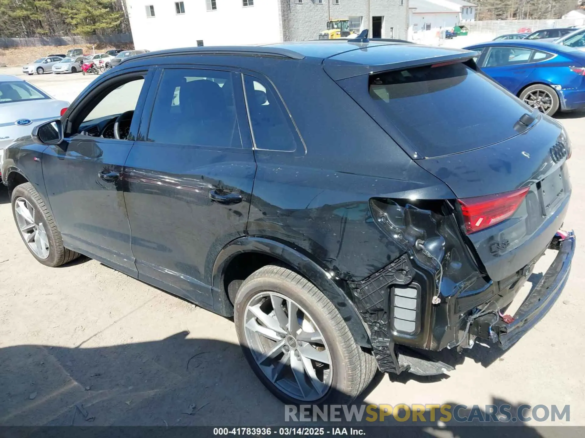 14 Photograph of a damaged car WA1EECF38R1199195 AUDI Q3 2024