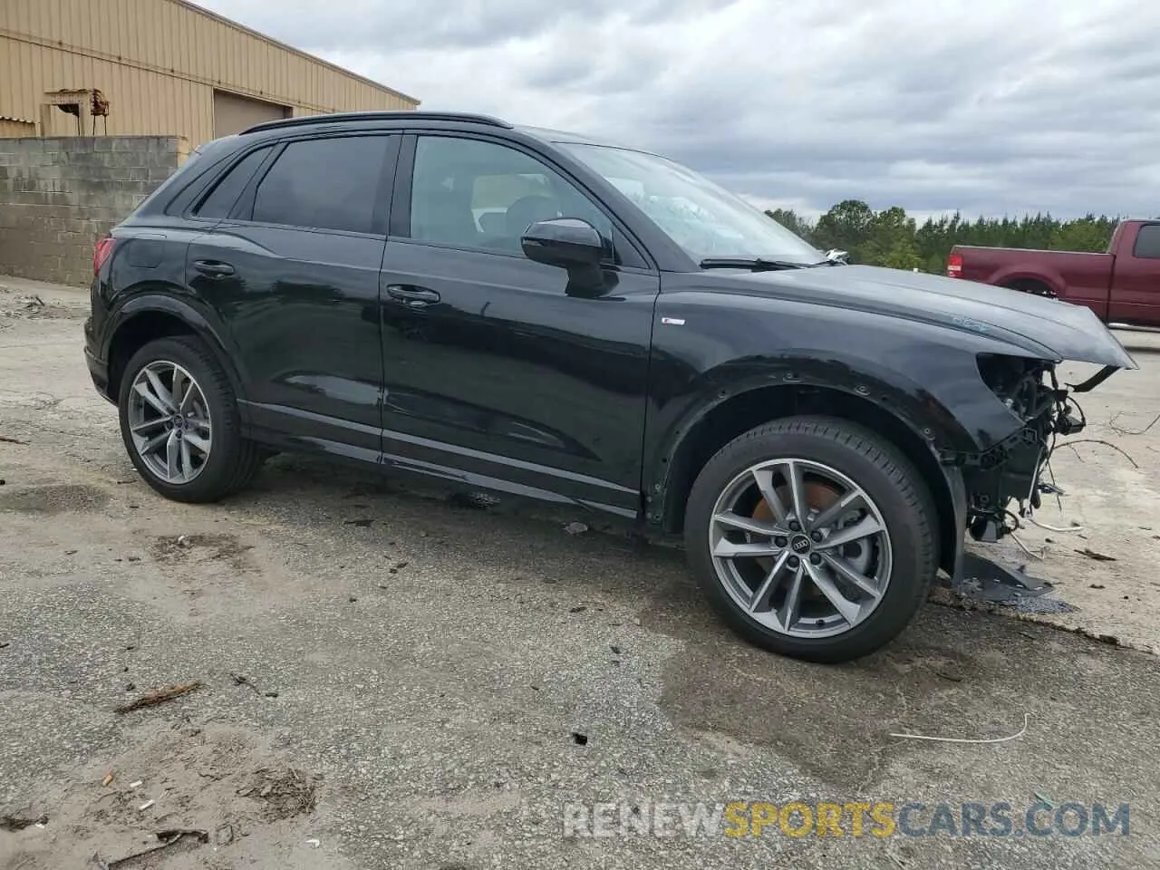 4 Photograph of a damaged car WA1EECF39R1026737 AUDI Q3 2024
