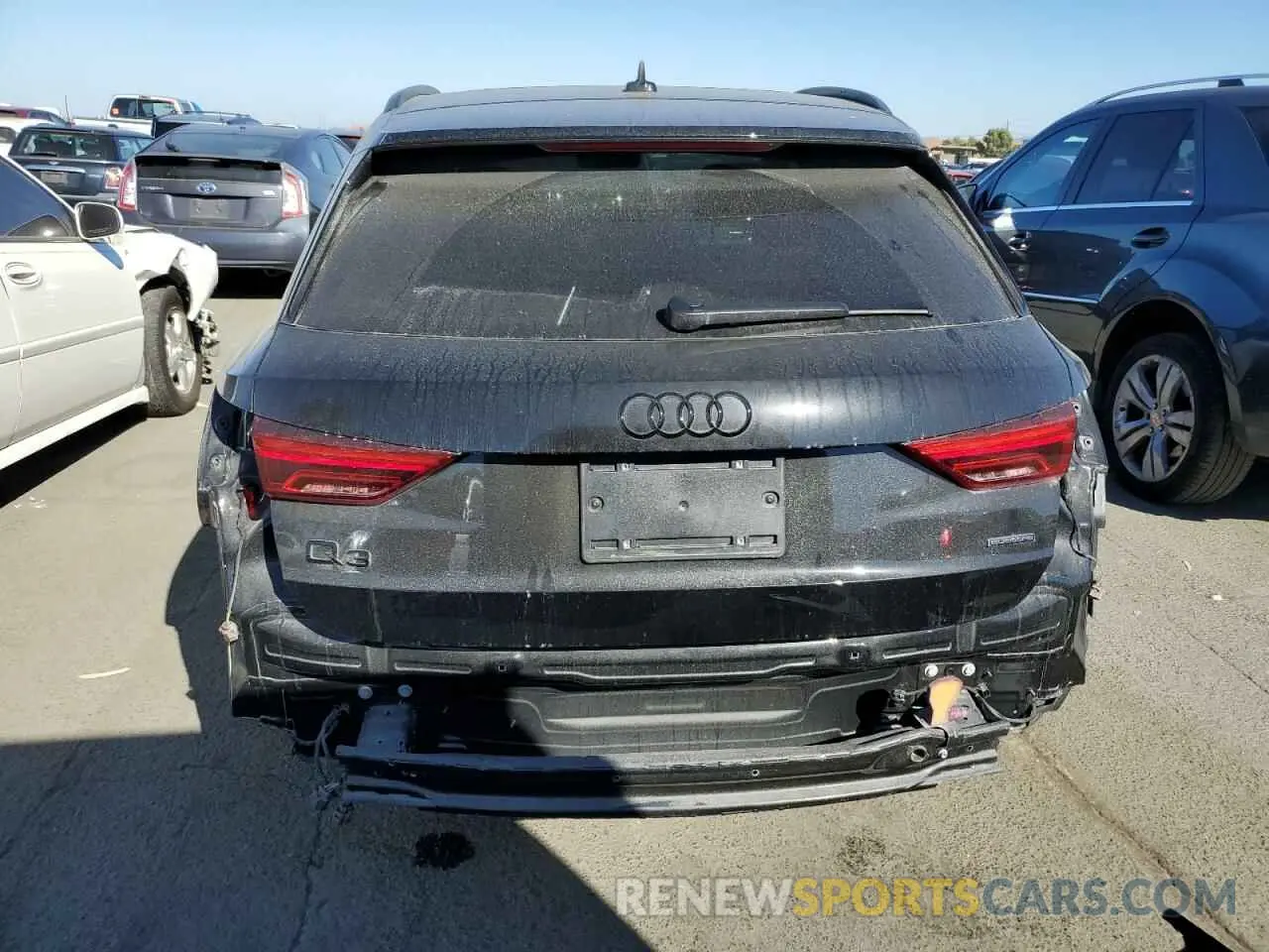 6 Photograph of a damaged car WA1EECF39R1027967 AUDI Q3 2024