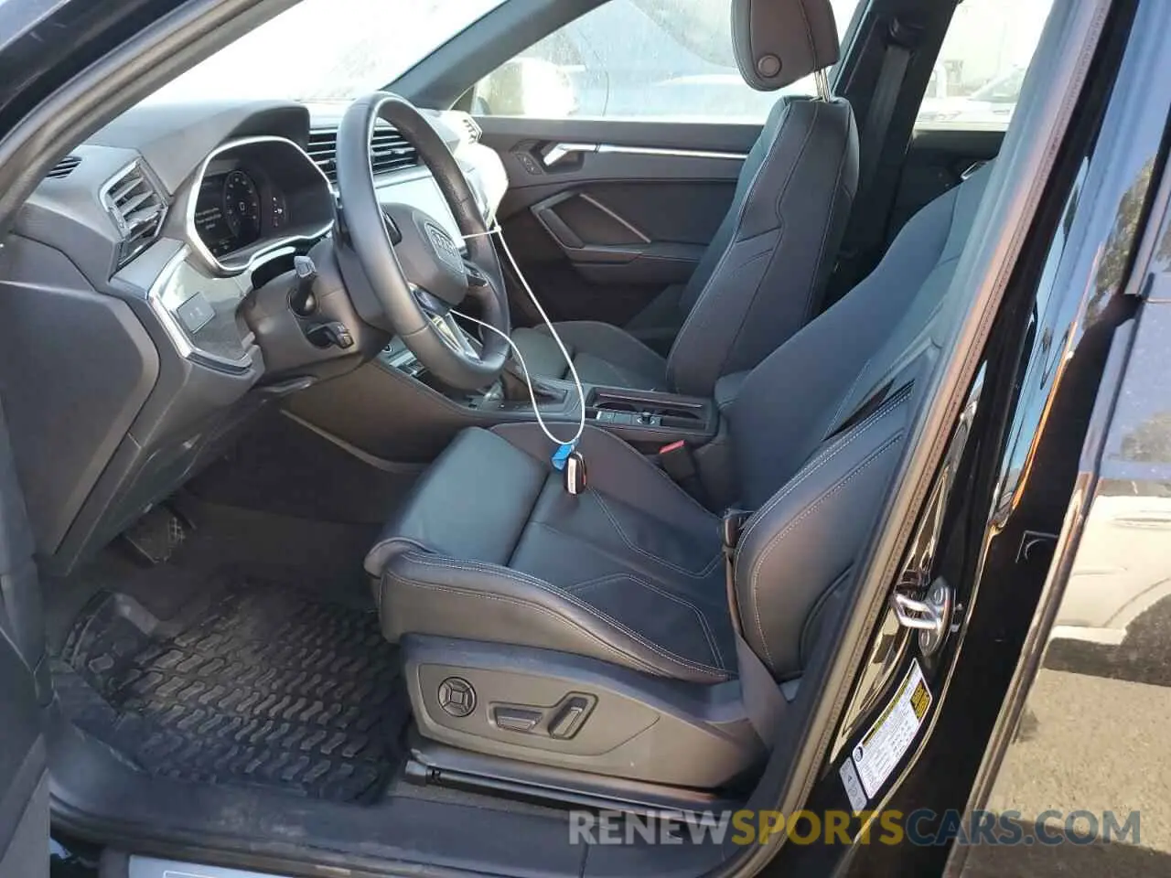 7 Photograph of a damaged car WA1EECF39R1027967 AUDI Q3 2024