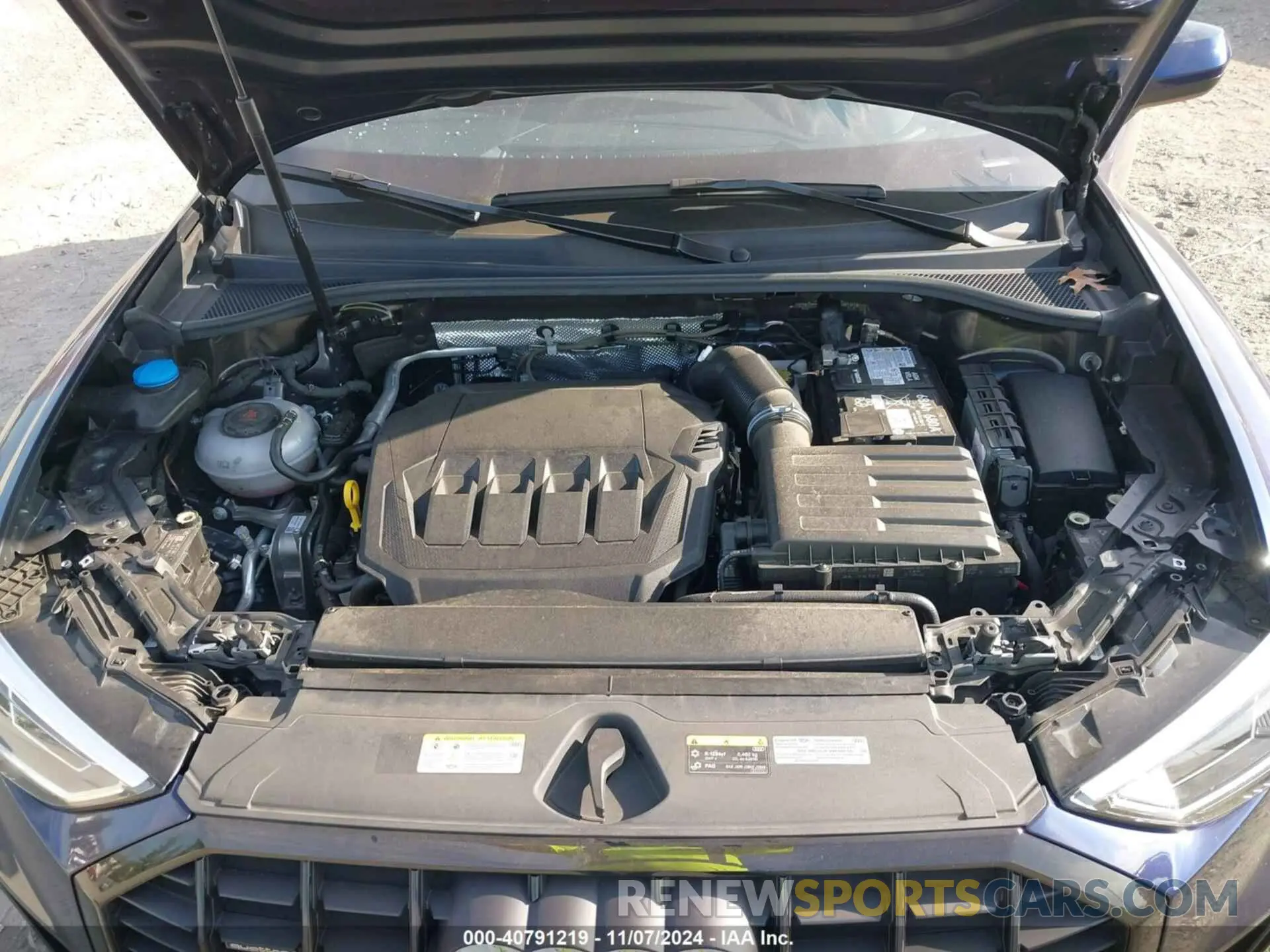 10 Photograph of a damaged car WA1EECF39R1107267 AUDI Q3 2024