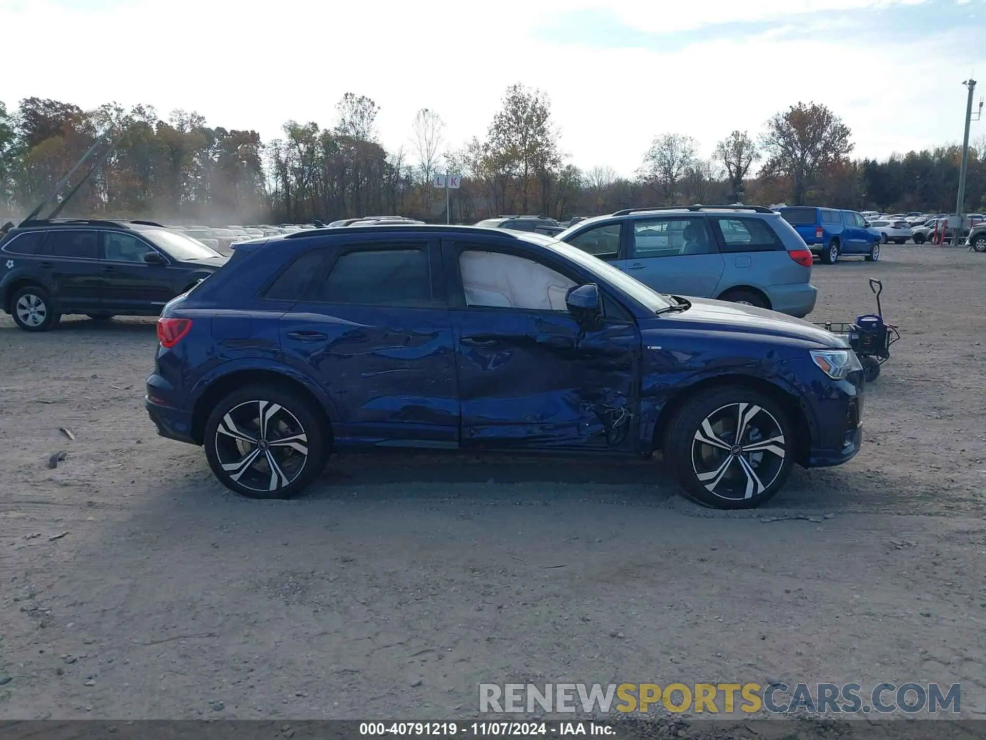 12 Photograph of a damaged car WA1EECF39R1107267 AUDI Q3 2024