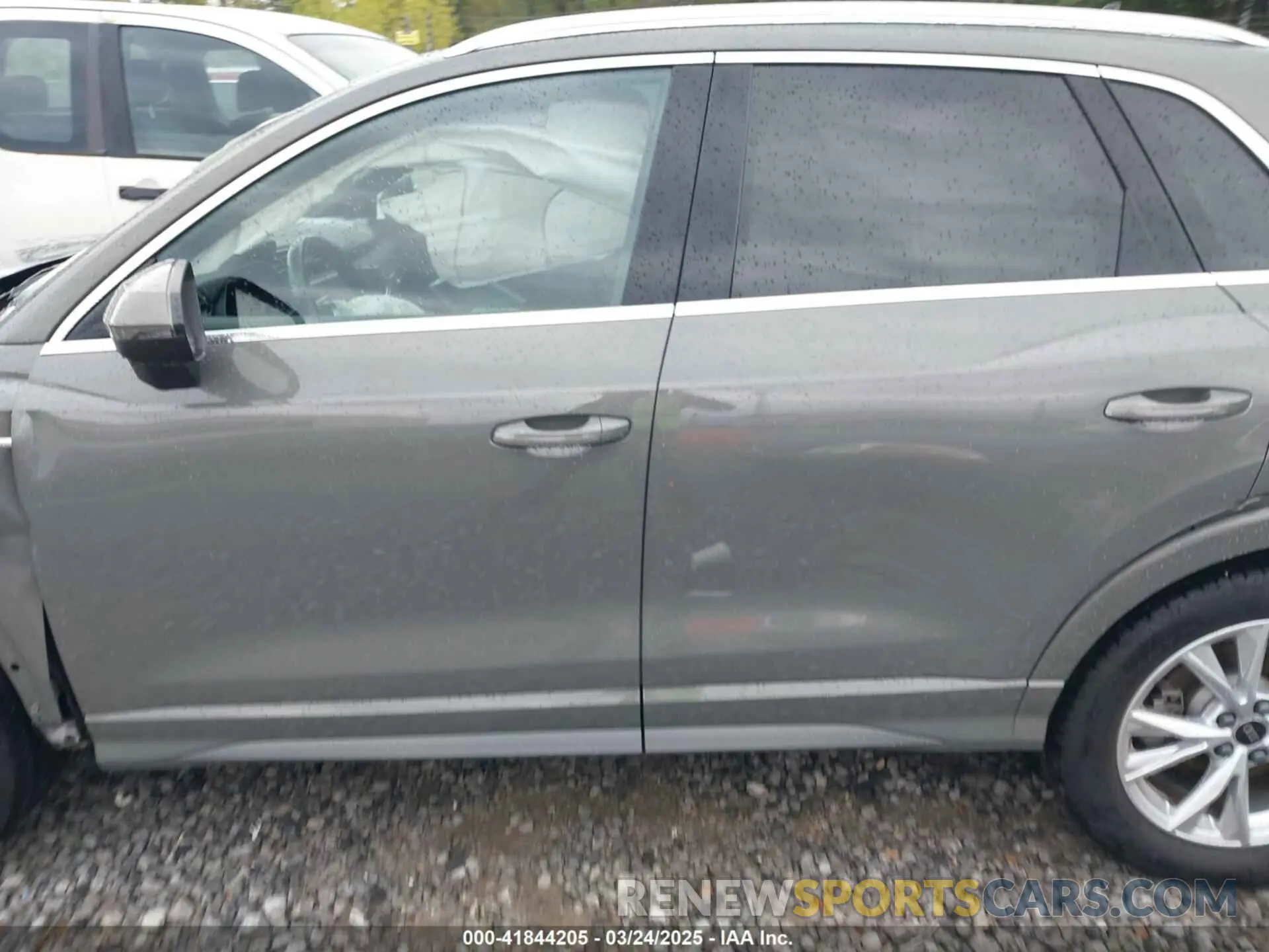 15 Photograph of a damaged car WA1EECF3XR1039741 AUDI Q3 2024