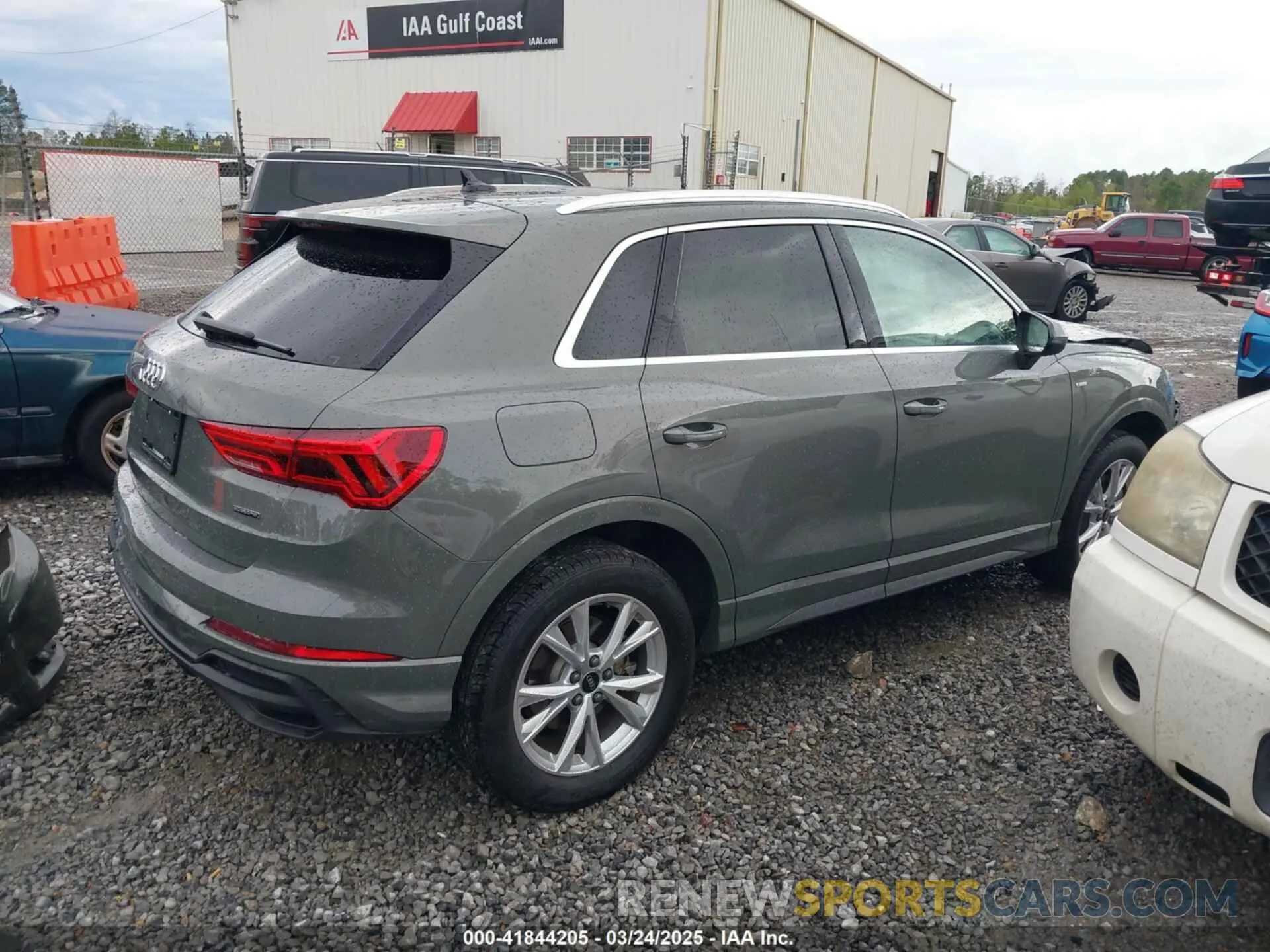 4 Photograph of a damaged car WA1EECF3XR1039741 AUDI Q3 2024