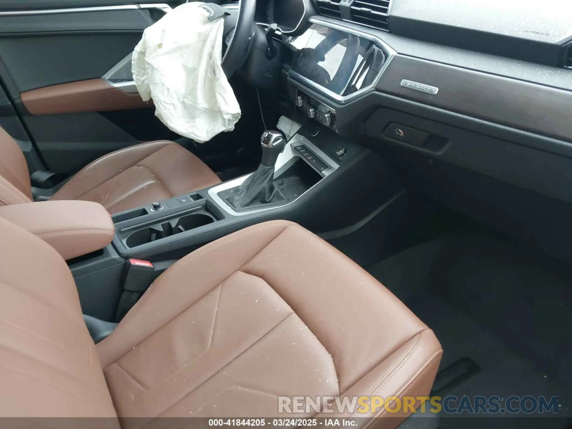 5 Photograph of a damaged car WA1EECF3XR1039741 AUDI Q3 2024