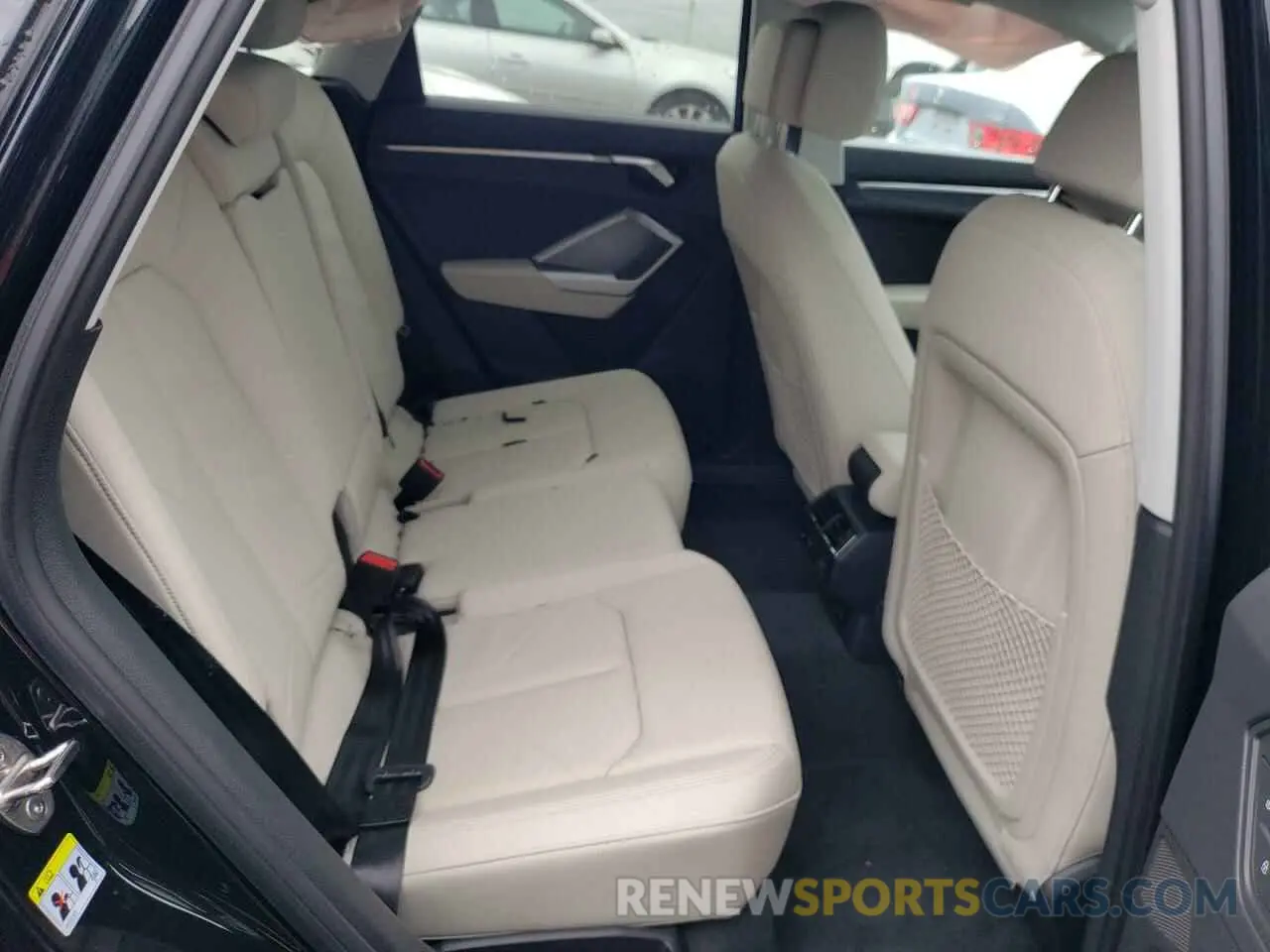 10 Photograph of a damaged car WA1EECF3XR1101736 AUDI Q3 2024