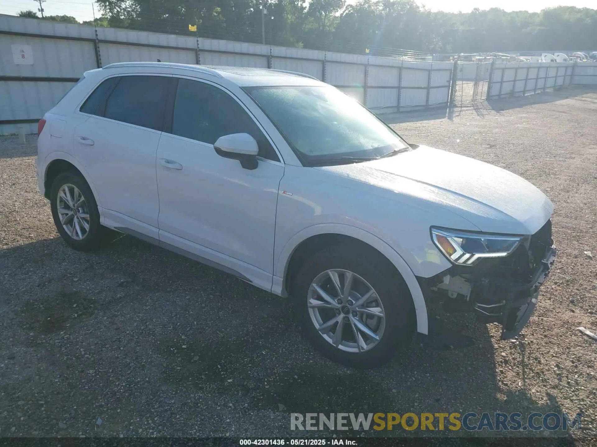 1 Photograph of a damaged car WA1DECF32S1017069 AUDI Q3 2025