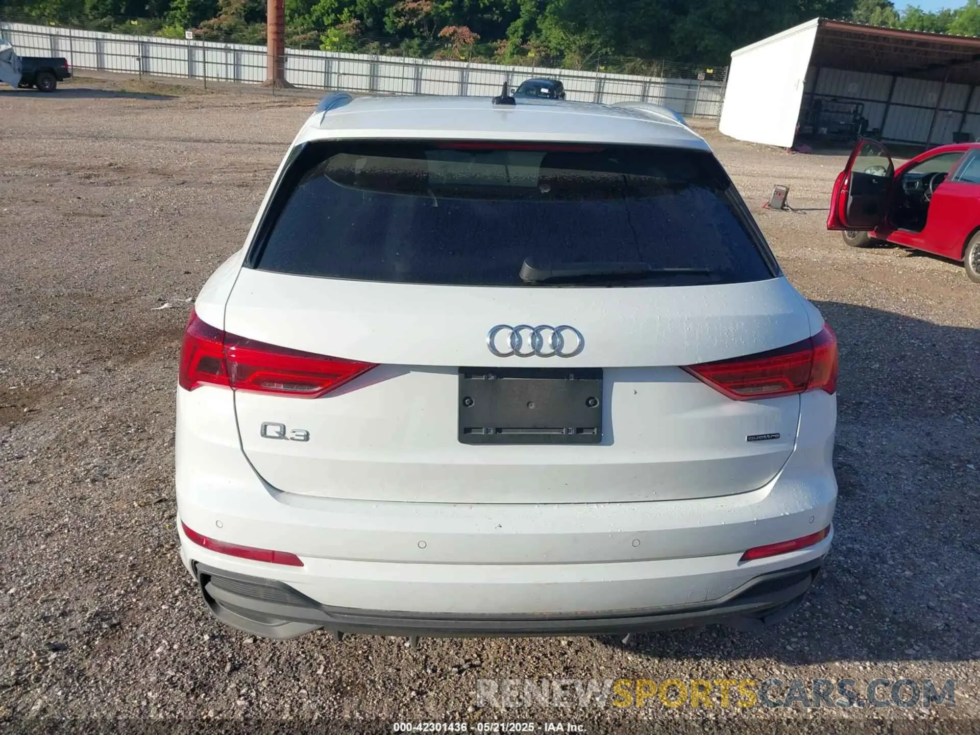 17 Photograph of a damaged car WA1DECF32S1017069 AUDI Q3 2025