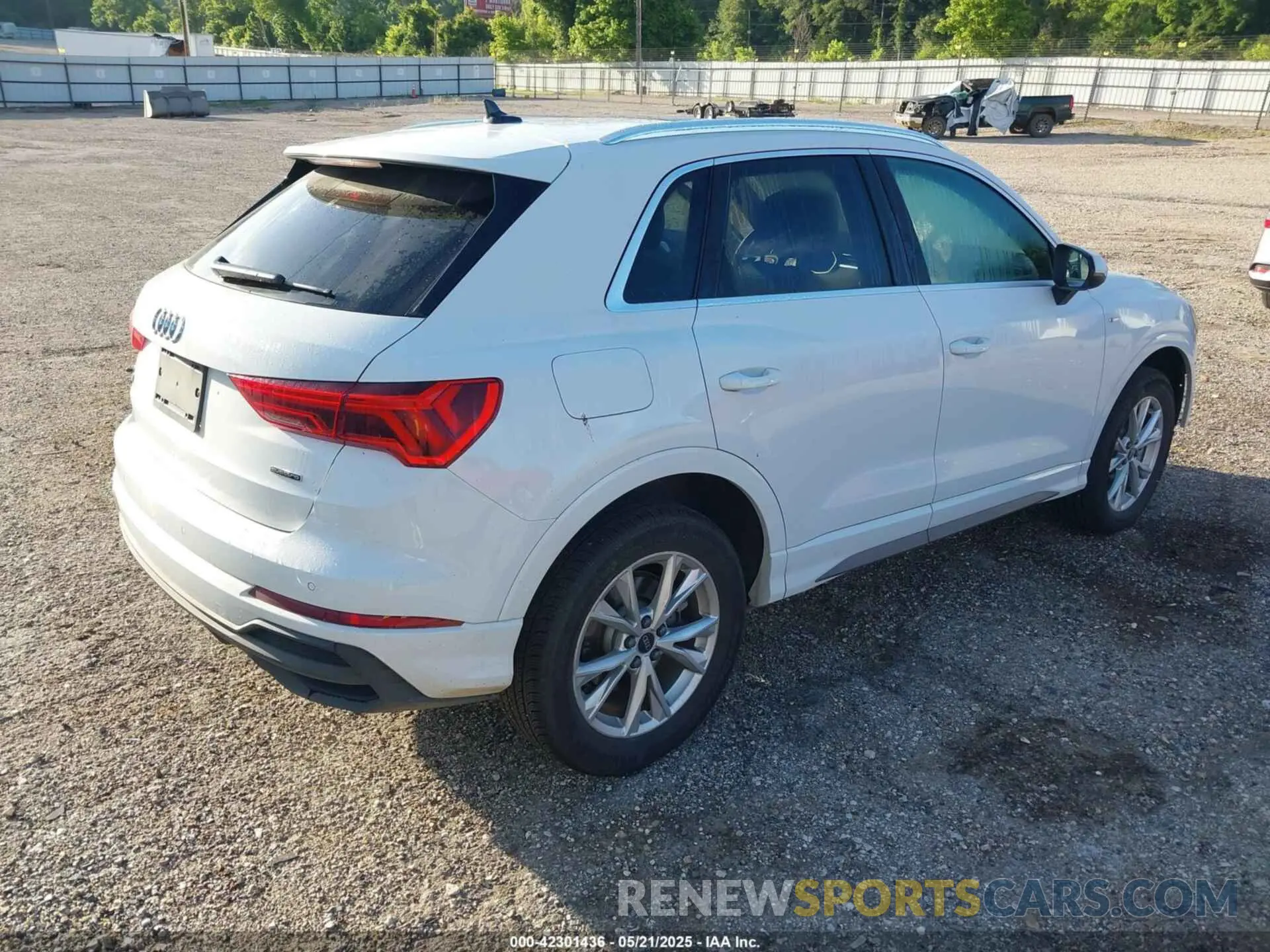 4 Photograph of a damaged car WA1DECF32S1017069 AUDI Q3 2025