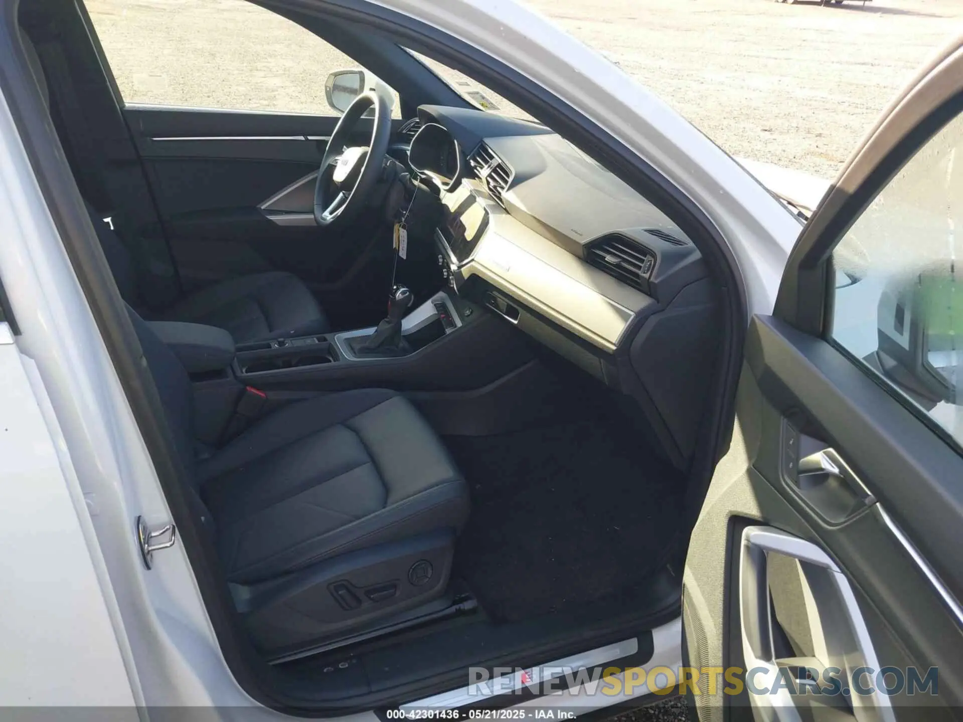 5 Photograph of a damaged car WA1DECF32S1017069 AUDI Q3 2025
