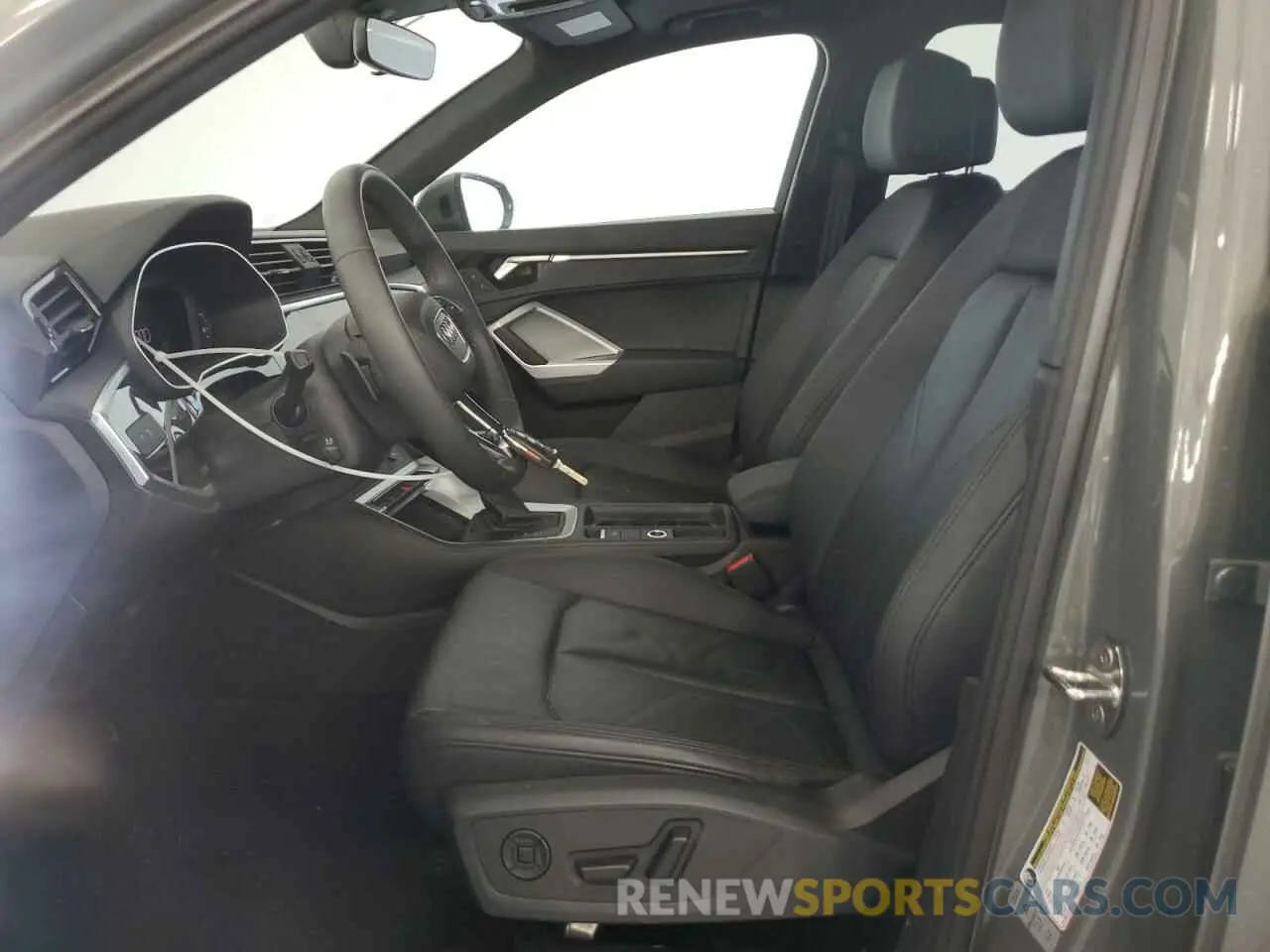 7 Photograph of a damaged car WA1DECF37S1009467 AUDI Q3 2025