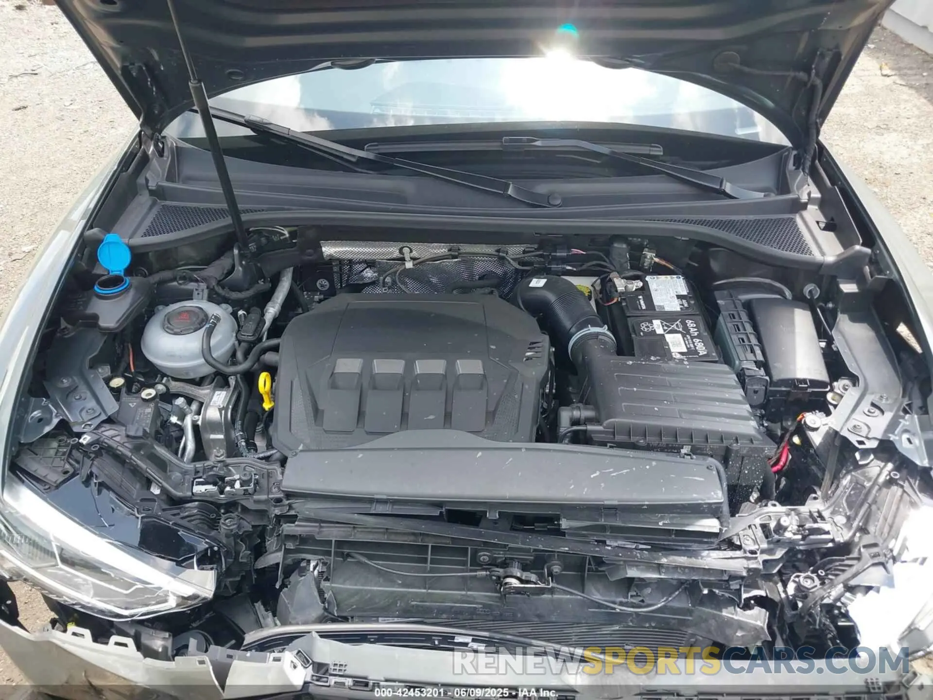 10 Photograph of a damaged car WA1DECF37S1018718 AUDI Q3 2025