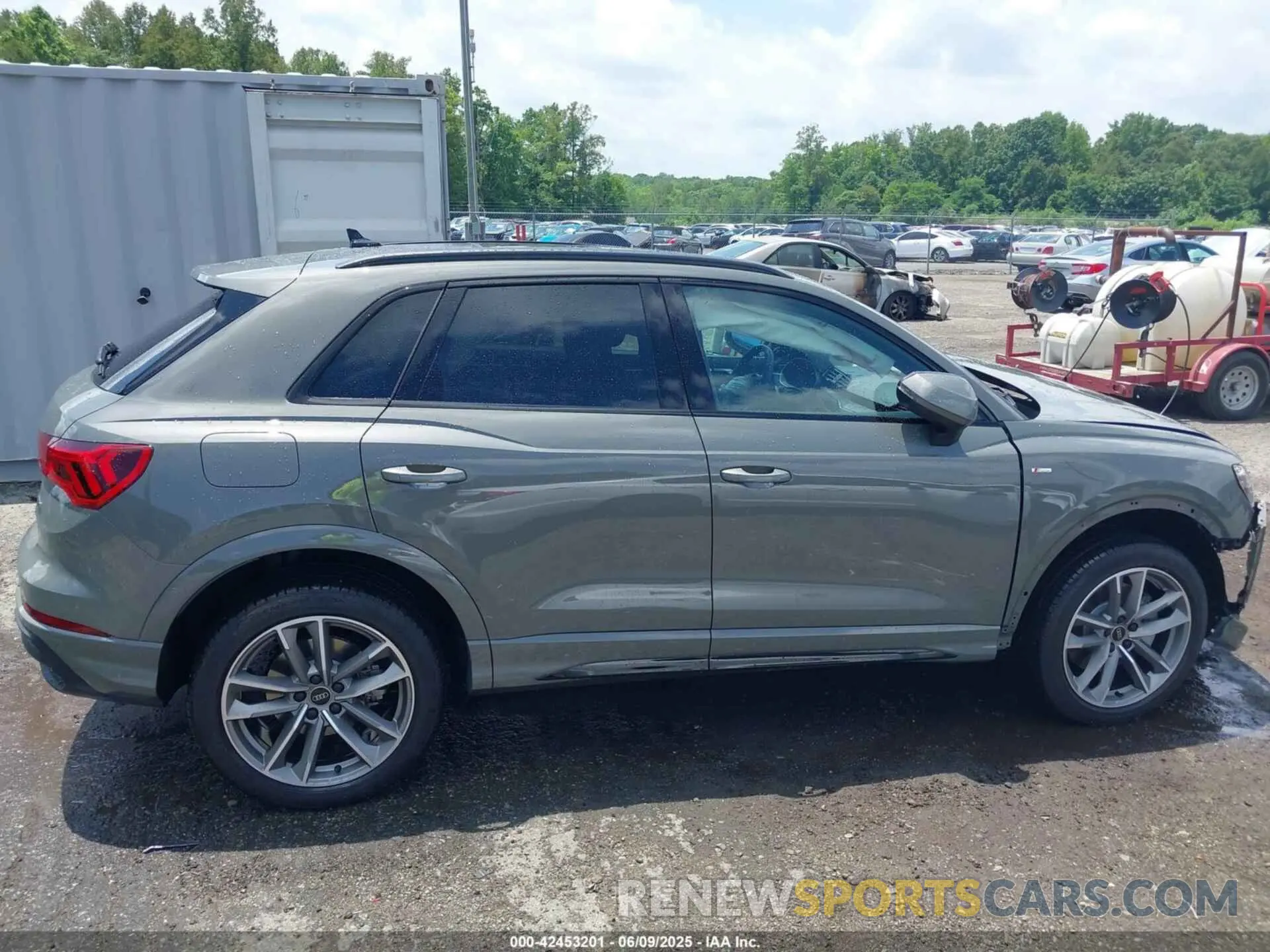 14 Photograph of a damaged car WA1DECF37S1018718 AUDI Q3 2025