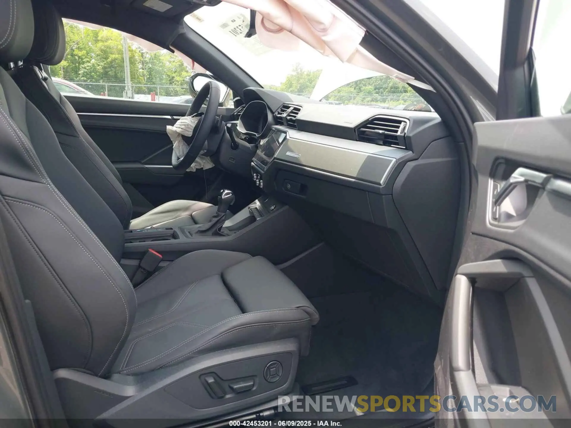5 Photograph of a damaged car WA1DECF37S1018718 AUDI Q3 2025