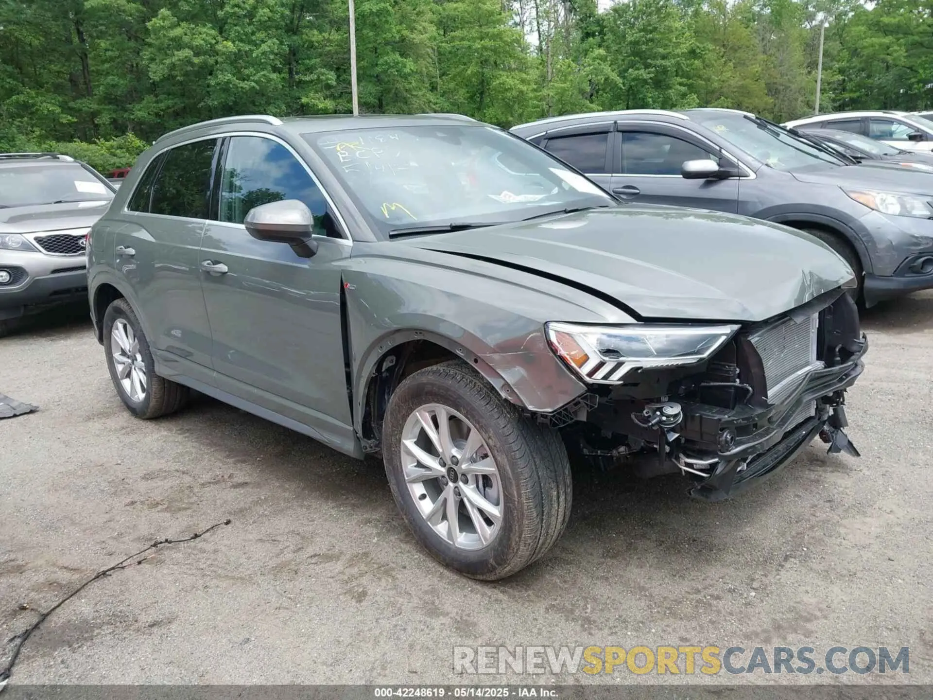 1 Photograph of a damaged car WA1DECF38S1061741 AUDI Q3 2025