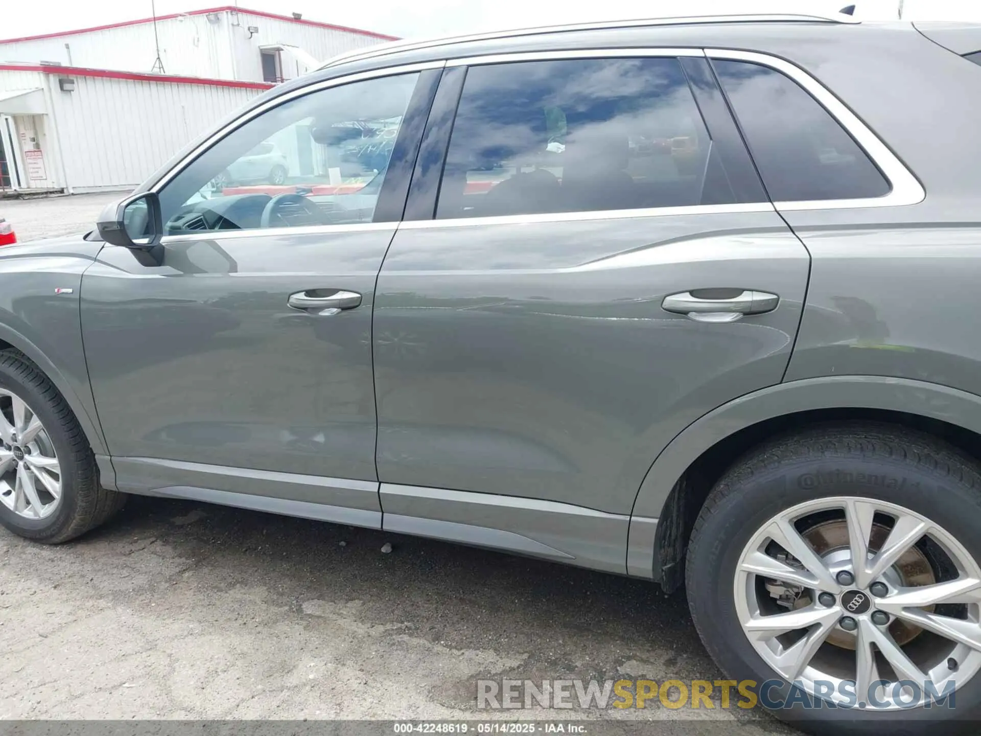 14 Photograph of a damaged car WA1DECF38S1061741 AUDI Q3 2025