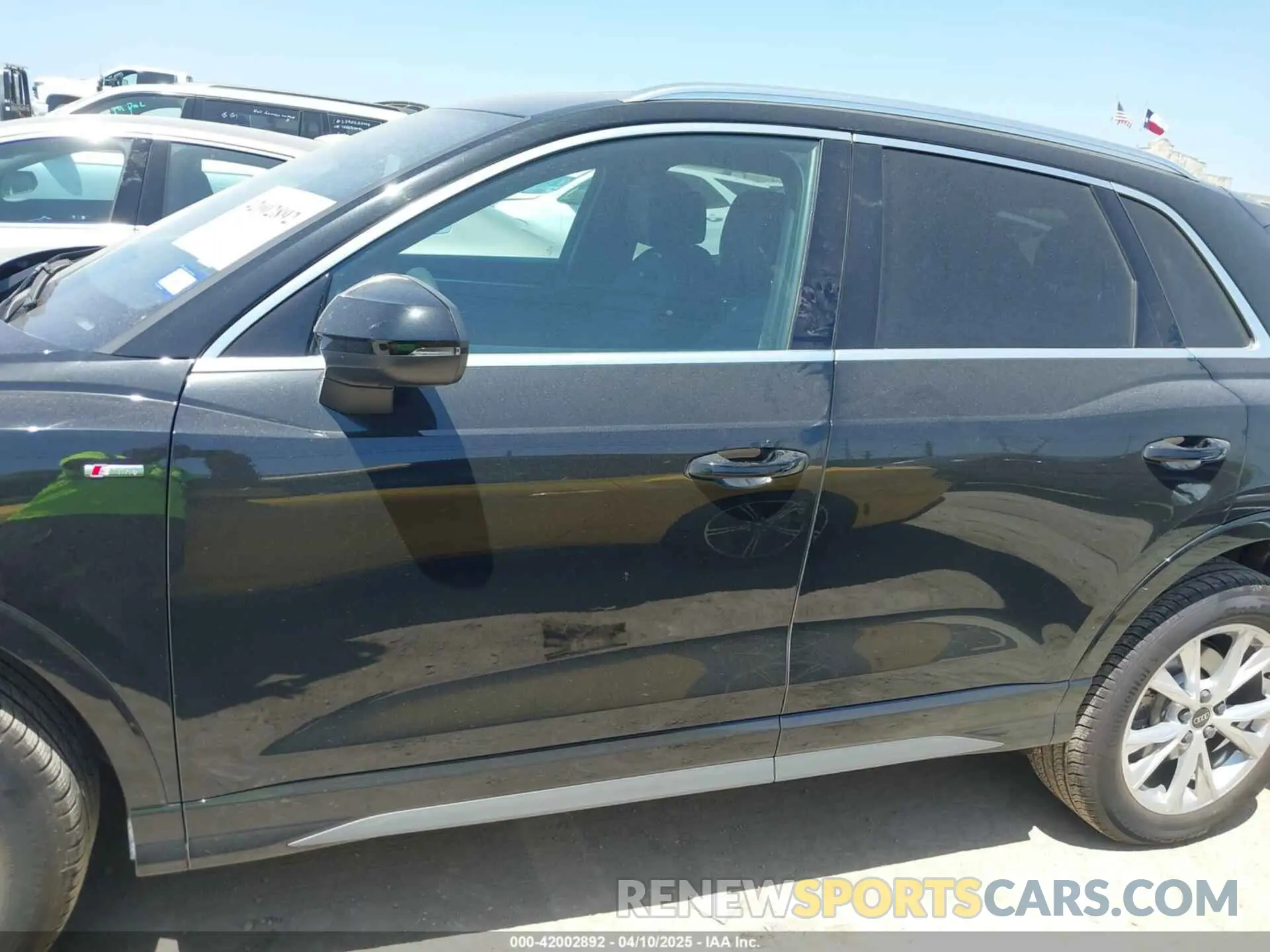 15 Photograph of a damaged car WA1DECF39S1016467 AUDI Q3 2025