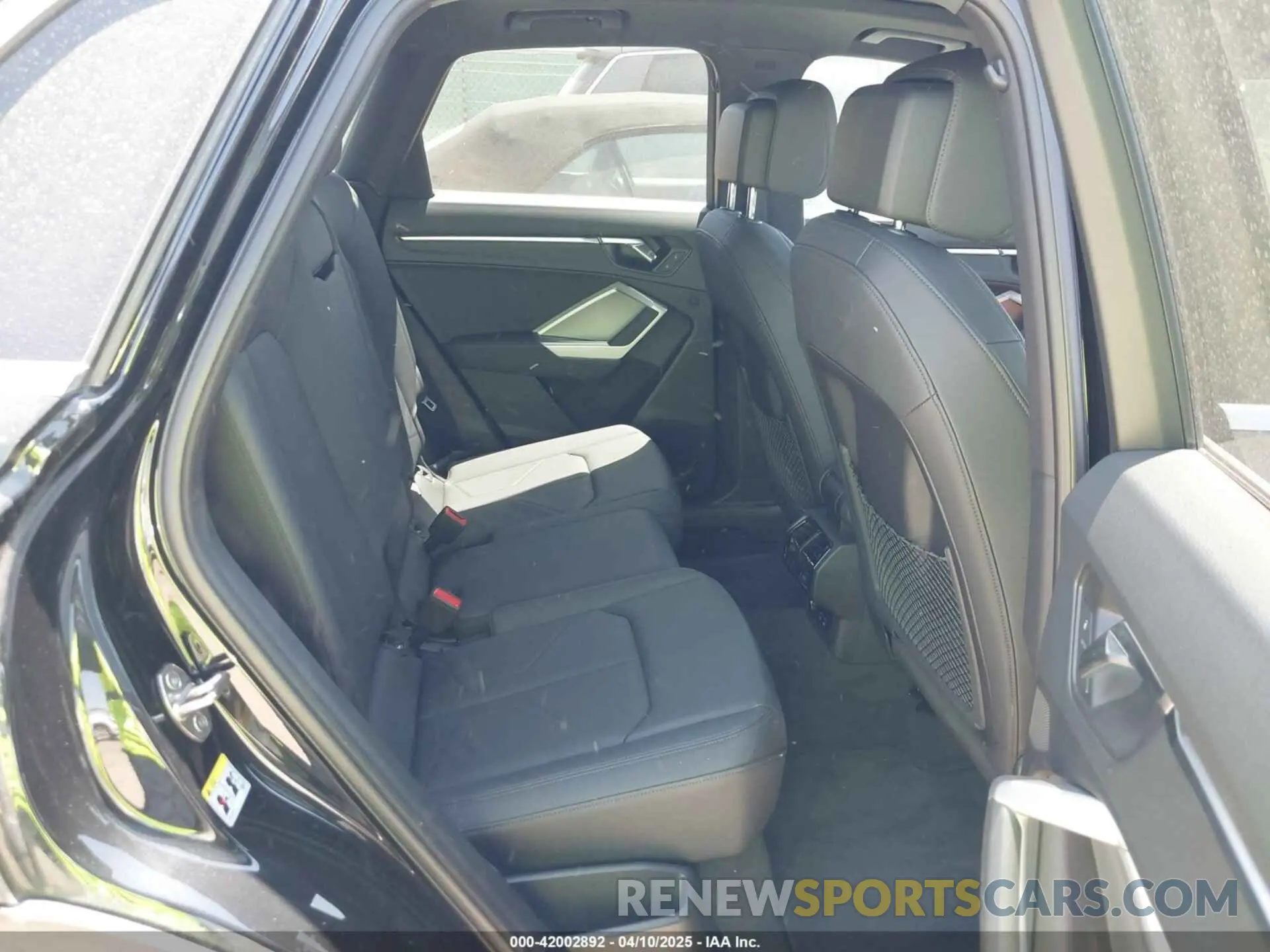 8 Photograph of a damaged car WA1DECF39S1016467 AUDI Q3 2025