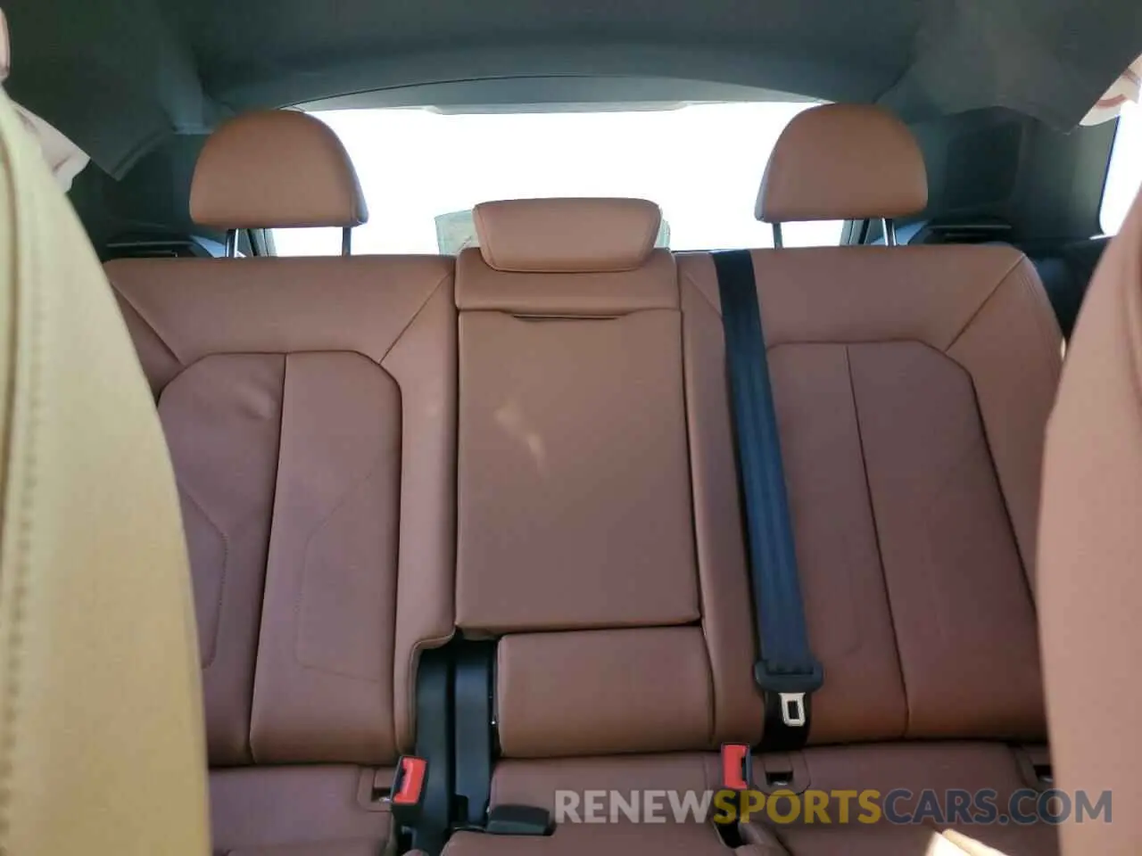 10 Photograph of a damaged car WA1EECF31S1040573 AUDI Q3 2025
