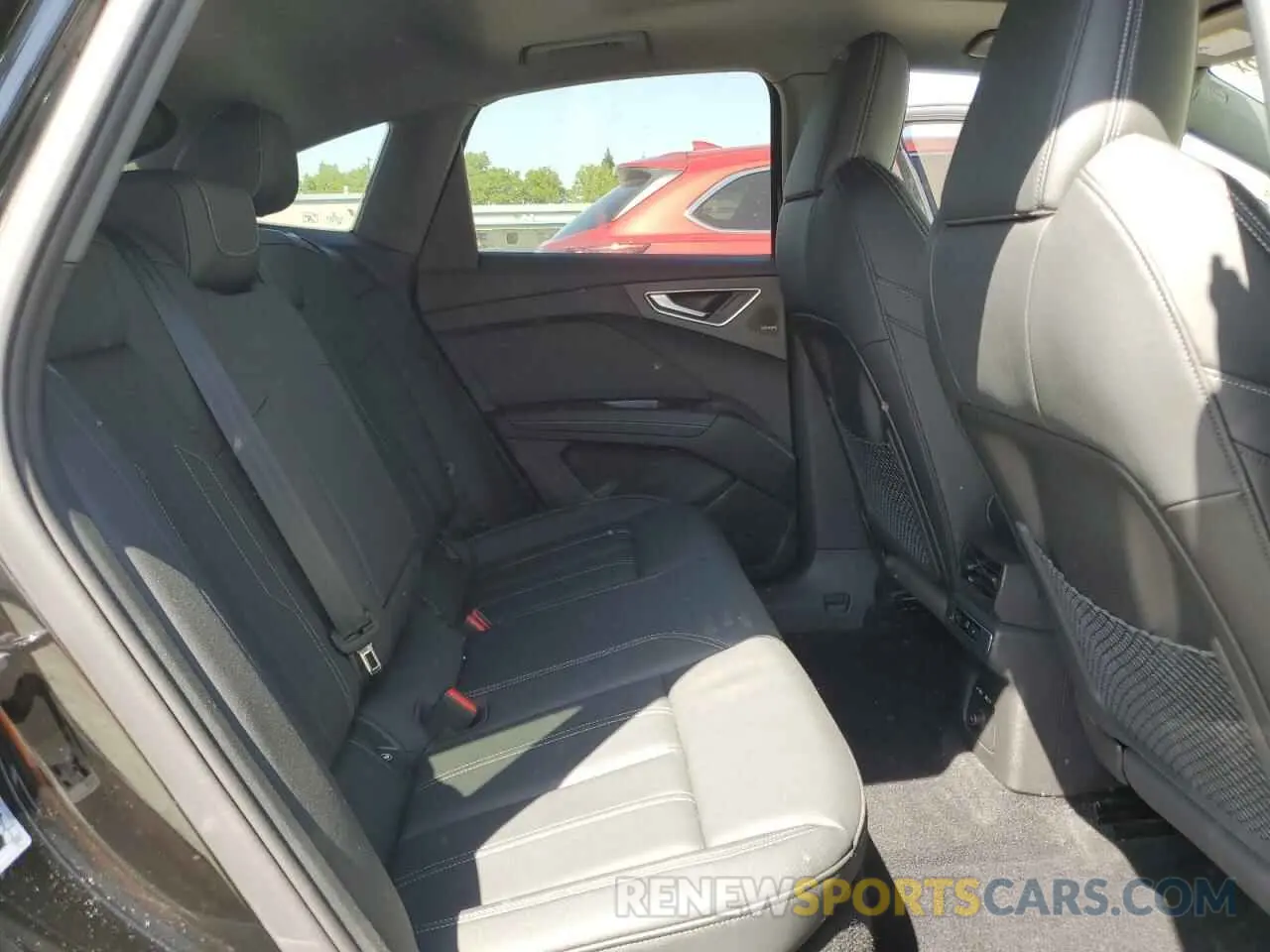 11 Photograph of a damaged car WA142BFZ0NP046627 AUDI Q4 E-TRON 2022