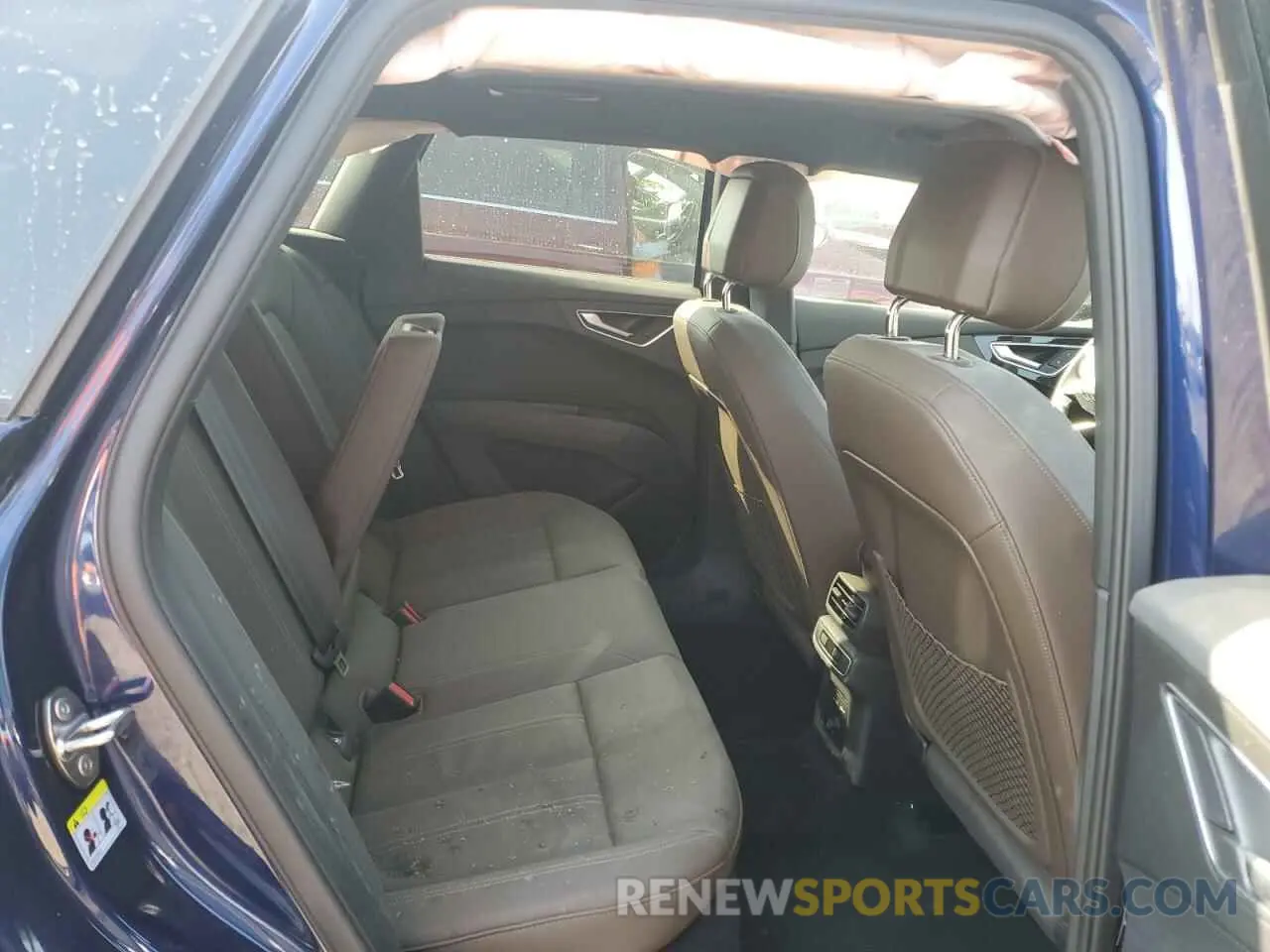 10 Photograph of a damaged car WA1H2BFZ2NP042449 AUDI Q4 E-TRON 2022