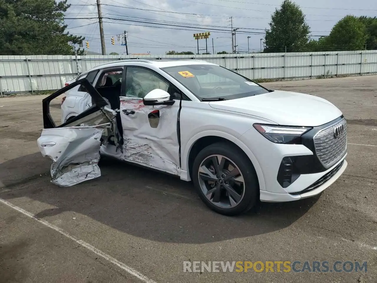 4 Photograph of a damaged car WA1H2BFZ8NP042620 AUDI Q4 E-TRON 2022
