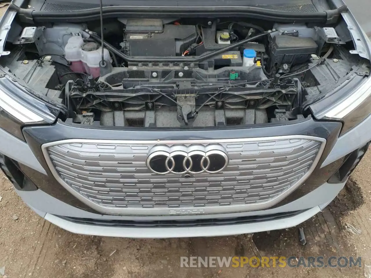 12 Photograph of a damaged car WA1H2BFZXNP015855 AUDI Q4 E-TRON 2022