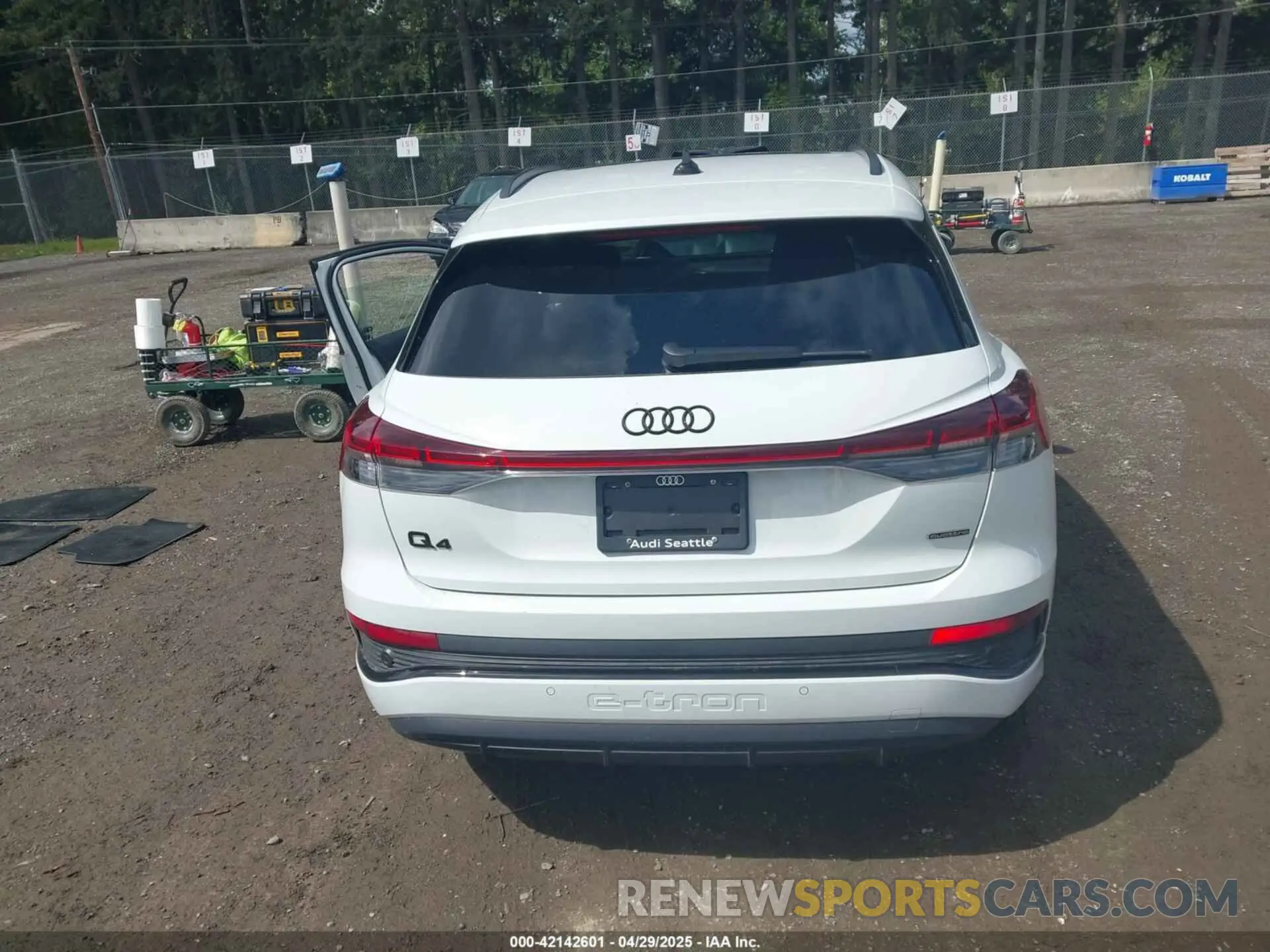 15 Photograph of a damaged car WA1M2BFZ1NP047351 AUDI Q4 E-TRON 2022