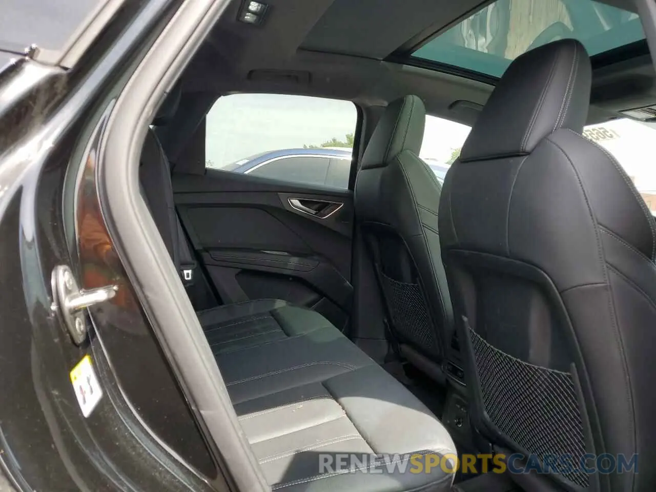 10 Photograph of a damaged car WA132BFZ8PP065537 AUDI Q4 E-TRON 2023