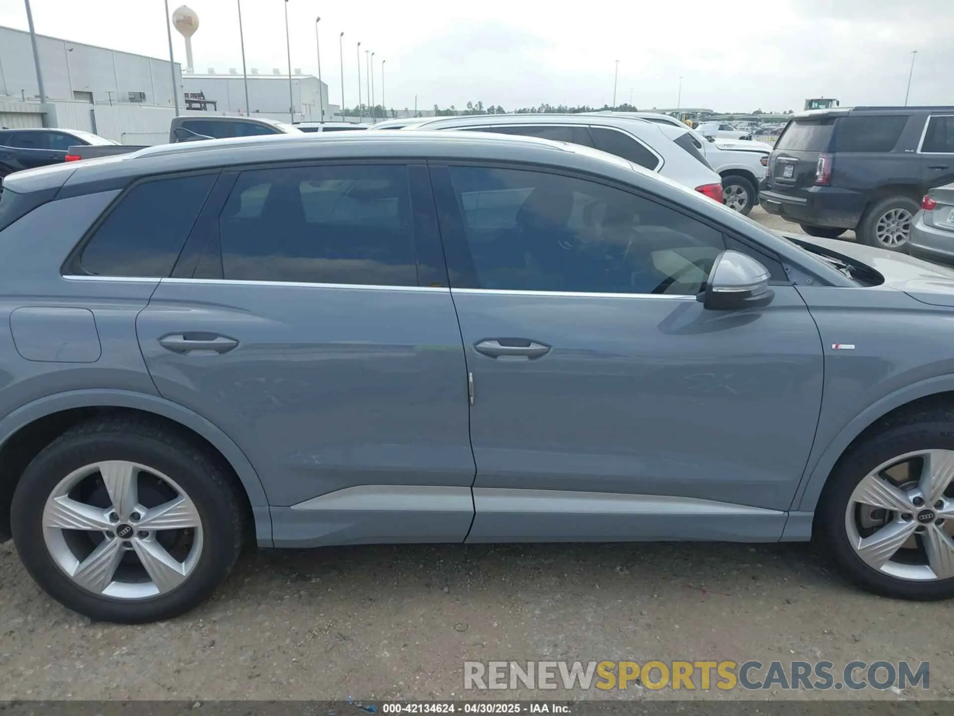 14 Photograph of a damaged car WA1L2BFZ7PP000646 AUDI Q4 E-TRON 2023