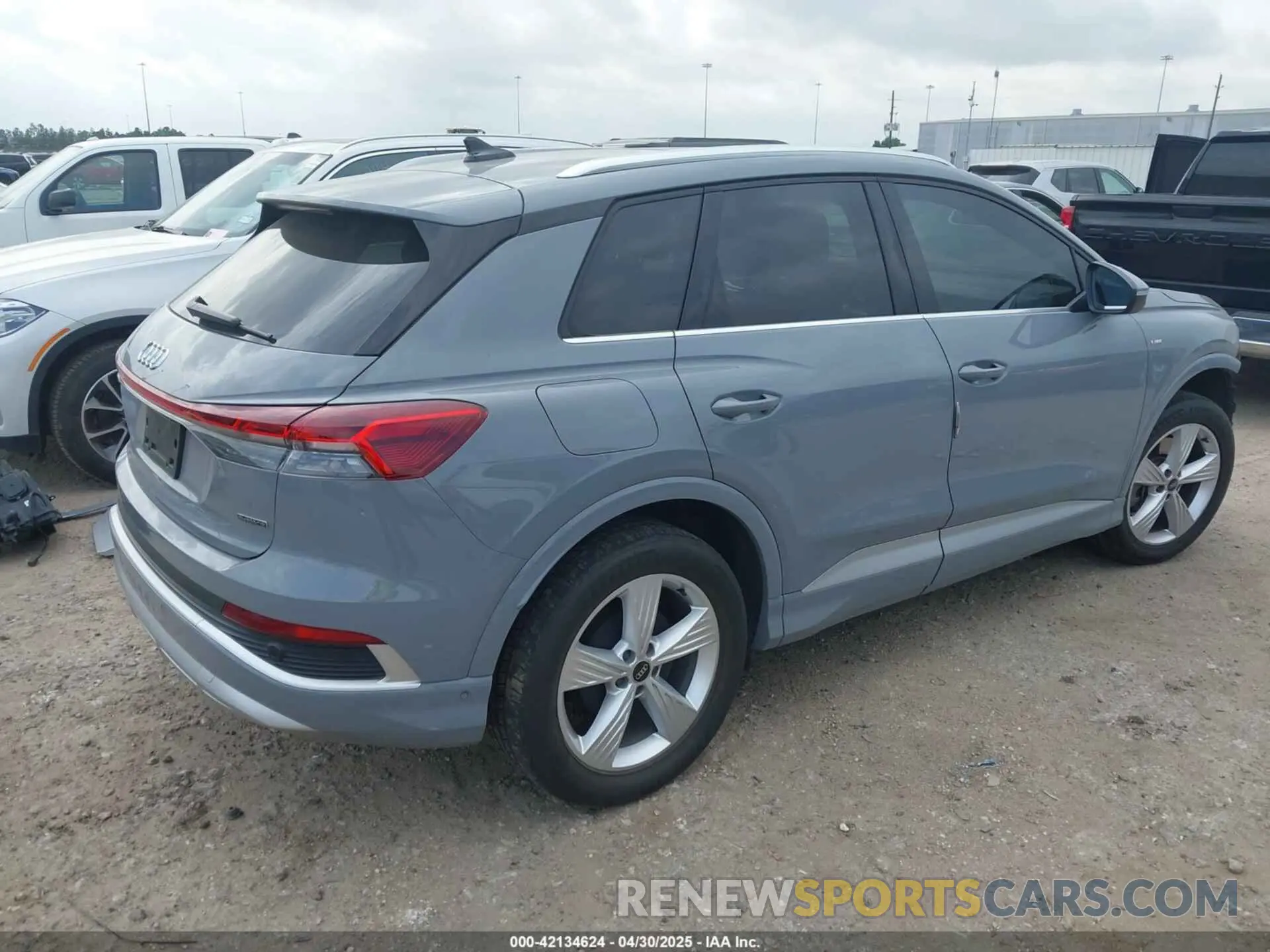 4 Photograph of a damaged car WA1L2BFZ7PP000646 AUDI Q4 E-TRON 2023