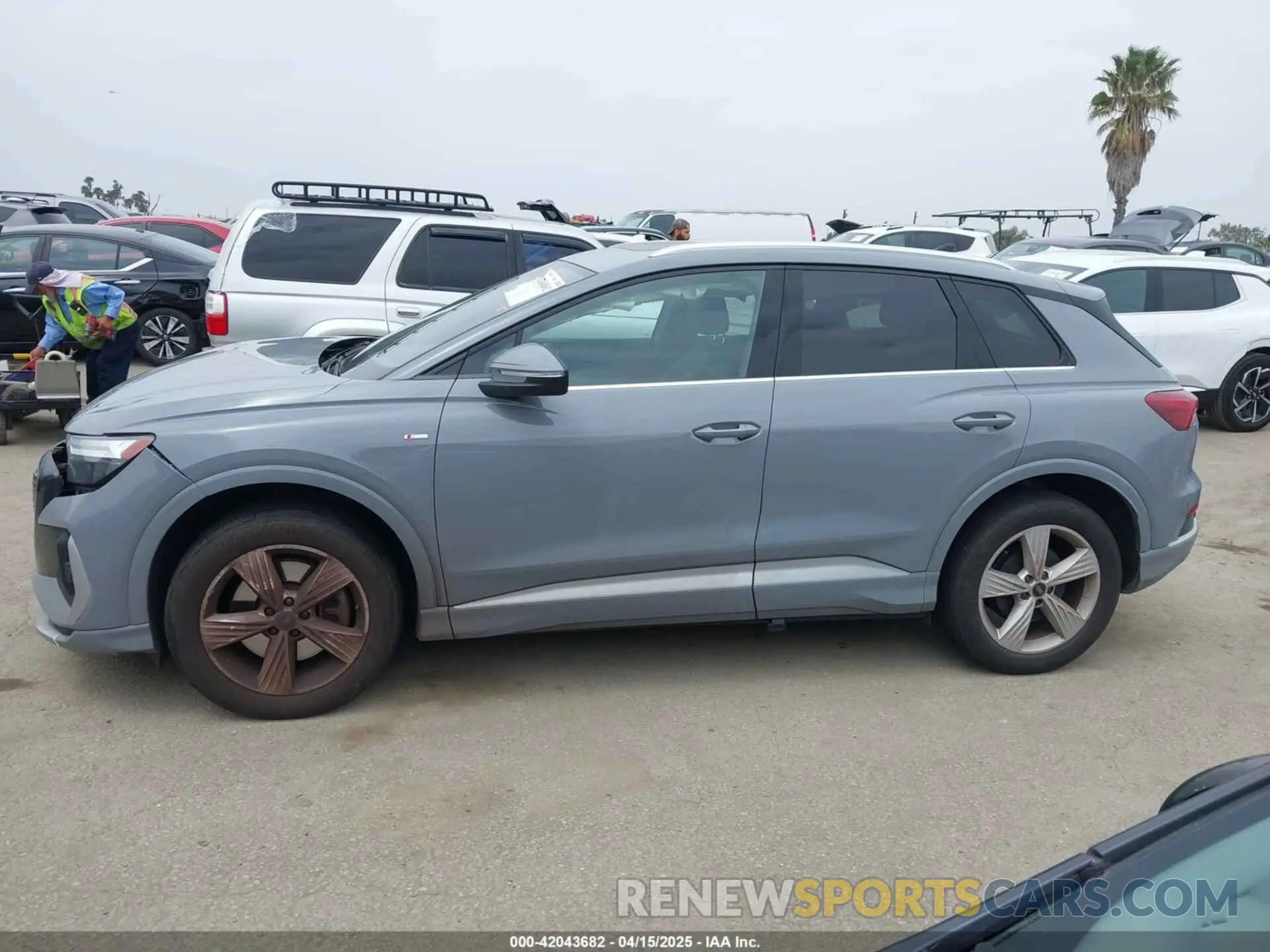 14 Photograph of a damaged car WA1K2BFZ2RP031723 AUDI Q4 E-TRON 2024