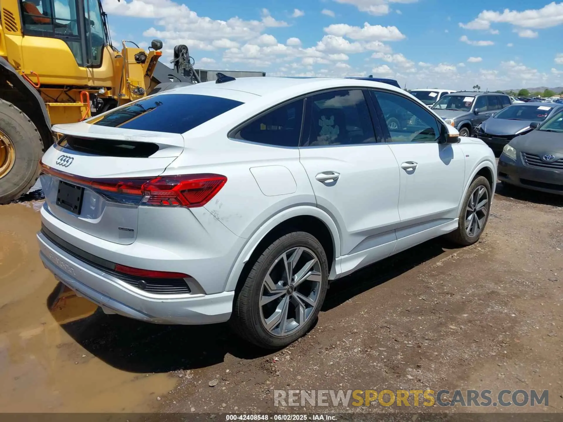 4 Photograph of a damaged car WA122BFZ6PP076595 AUDI Q4 SPORTBACK E-TRON 2023