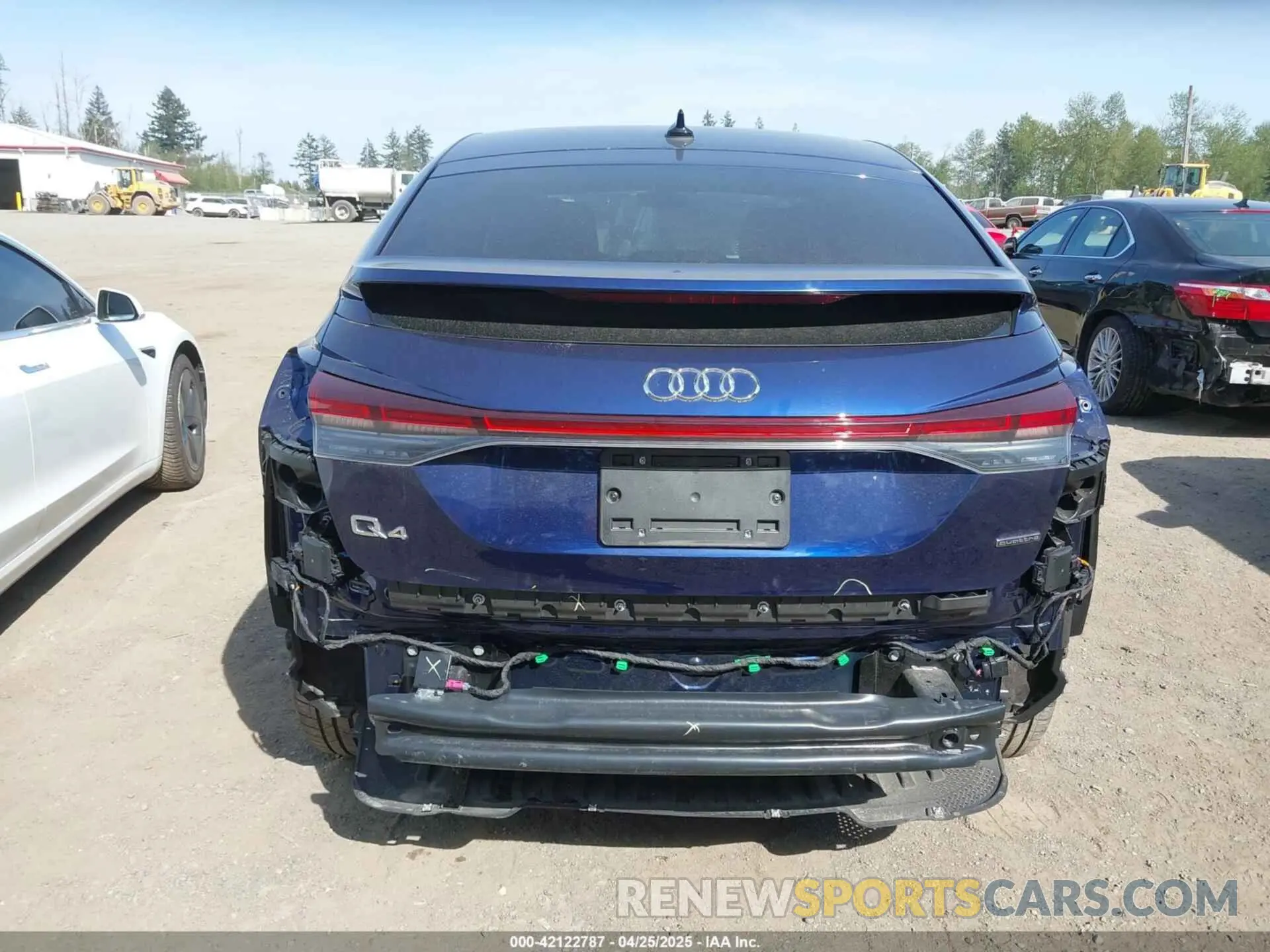 17 Photograph of a damaged car WA142BFZ2PP057826 AUDI Q4 SPORTBACK E-TRON 2023