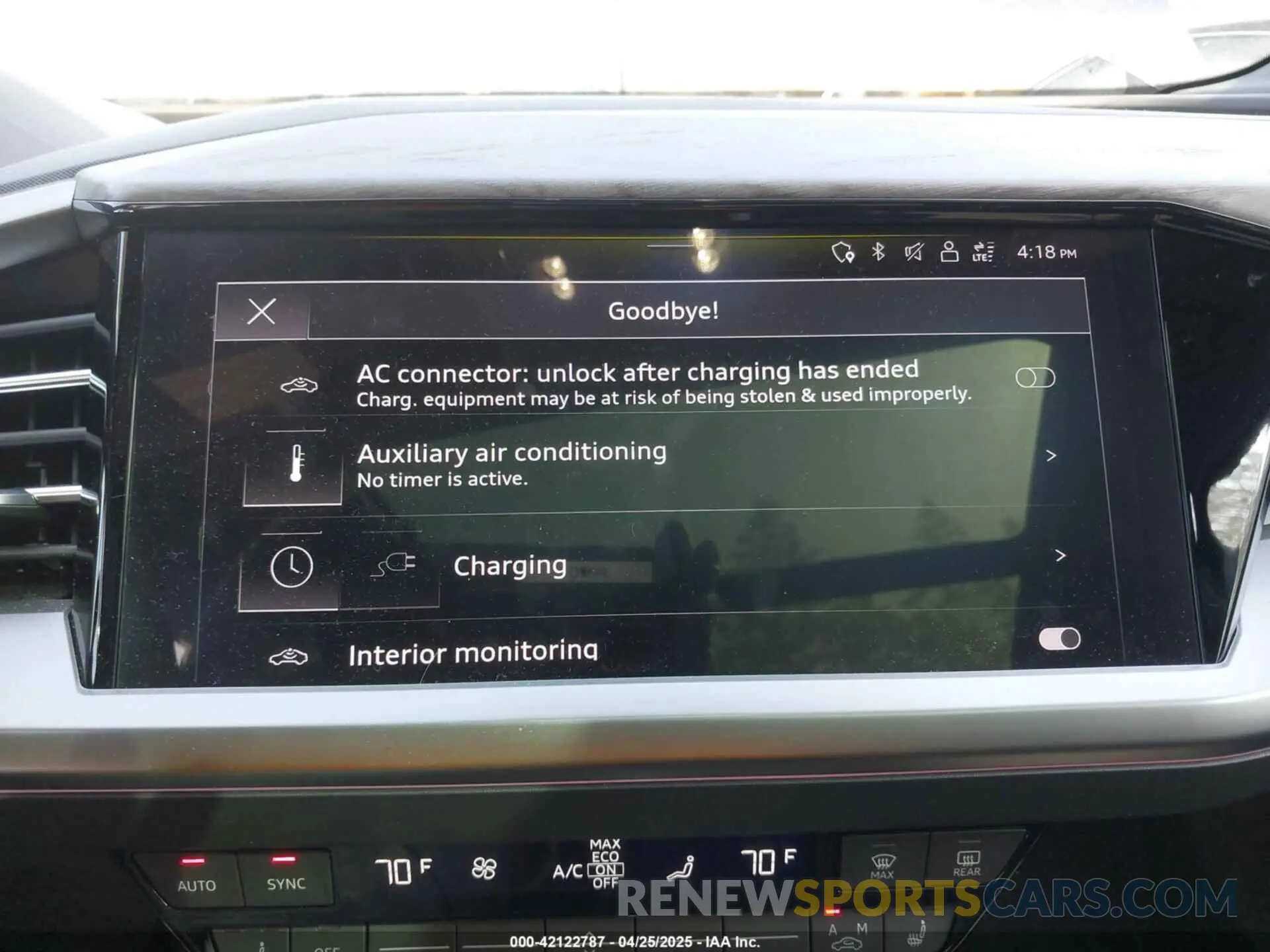19 Photograph of a damaged car WA142BFZ2PP057826 AUDI Q4 SPORTBACK E-TRON 2023