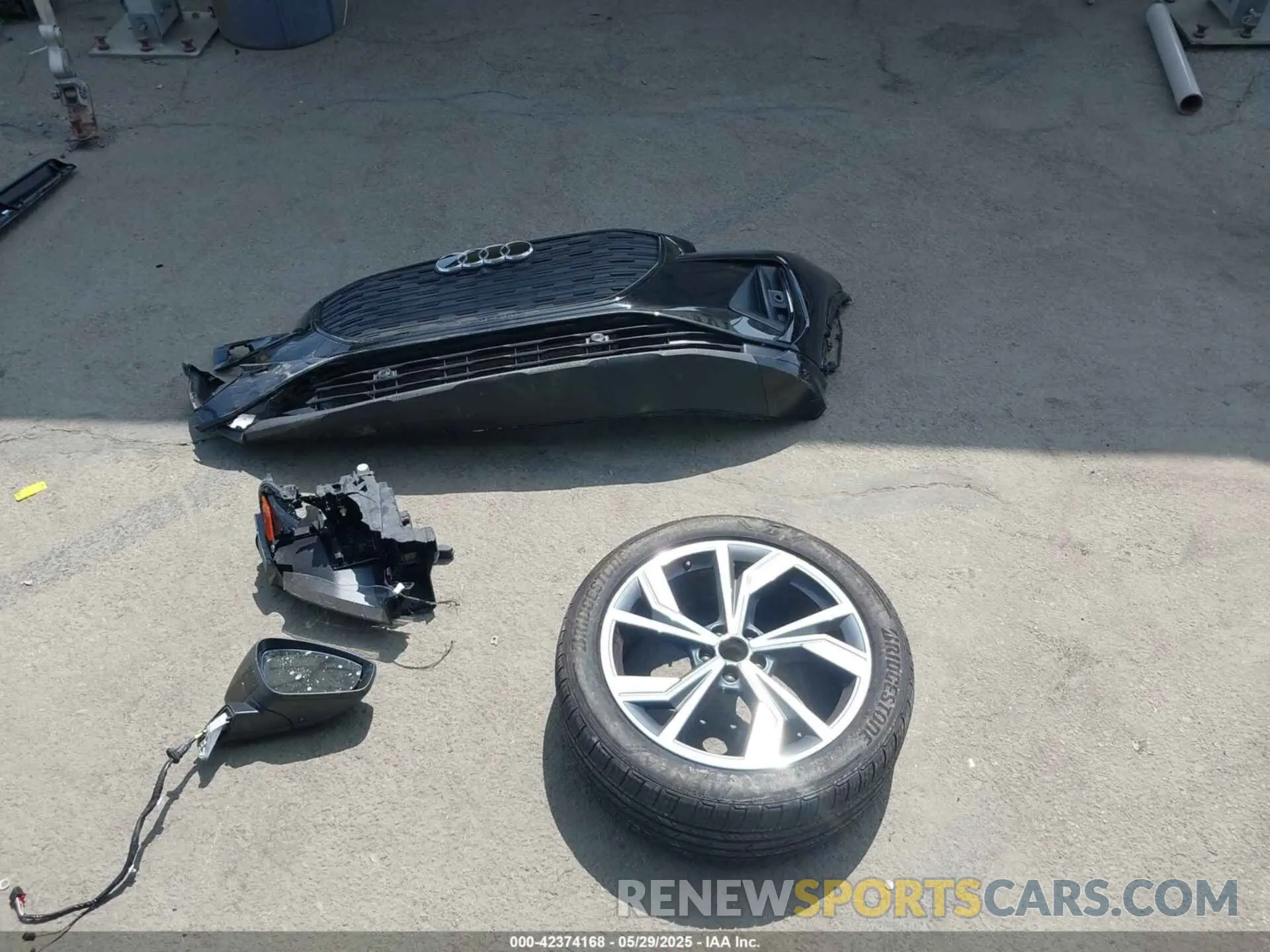 12 Photograph of a damaged car WA122BFZ2RP023525 AUDI Q4 SPORTBACK E-TRON 2024