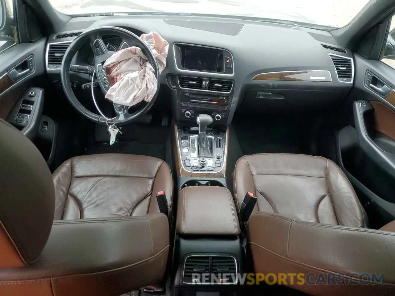 8 Photograph of a damaged car WA1C2AFP2HA098384 AUDI Q5 2017