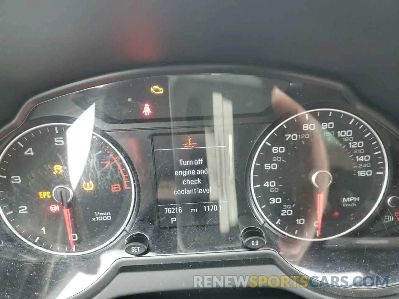 9 Photograph of a damaged car WA1C2AFP2HA098384 AUDI Q5 2017