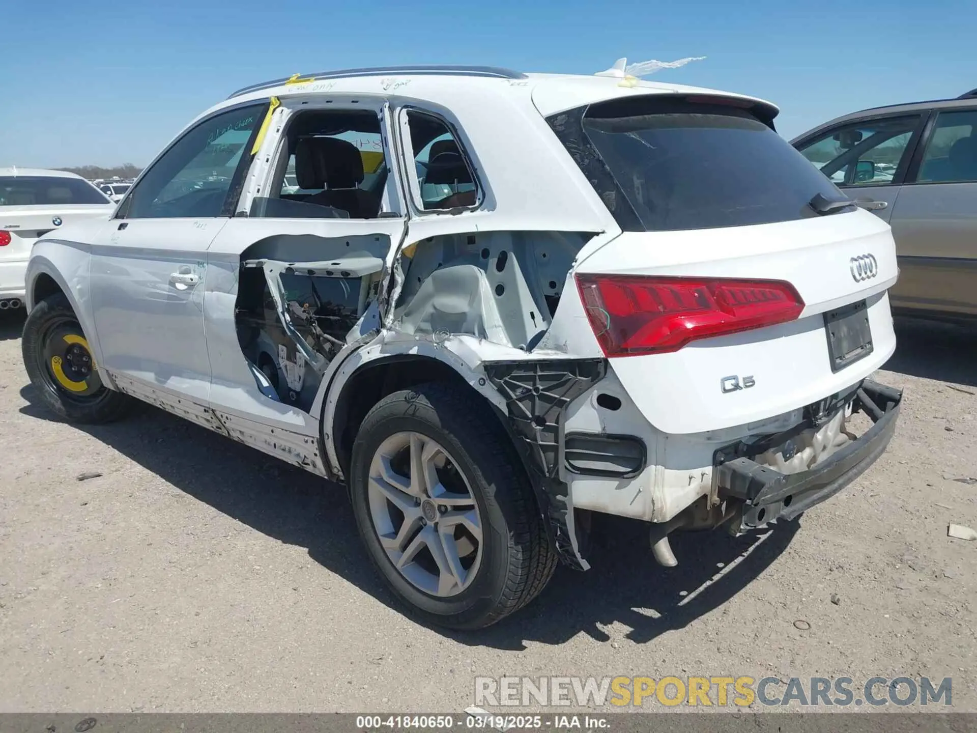 6 Photograph of a damaged car WA1ANAFY0K2022137 AUDI Q5 2019