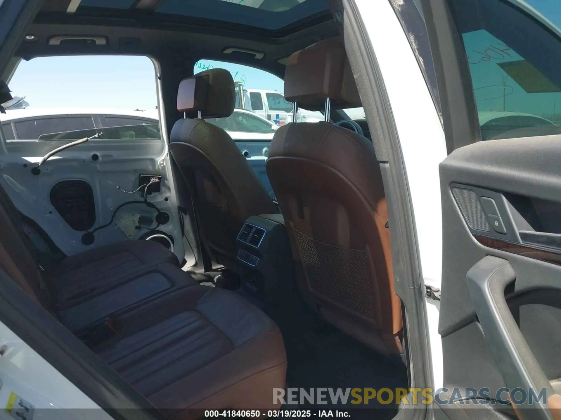 8 Photograph of a damaged car WA1ANAFY0K2022137 AUDI Q5 2019