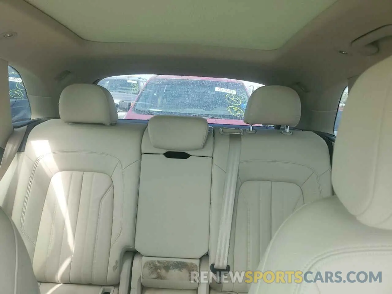 10 Photograph of a damaged car WA1ANAFY0K2040962 AUDI Q5 2019