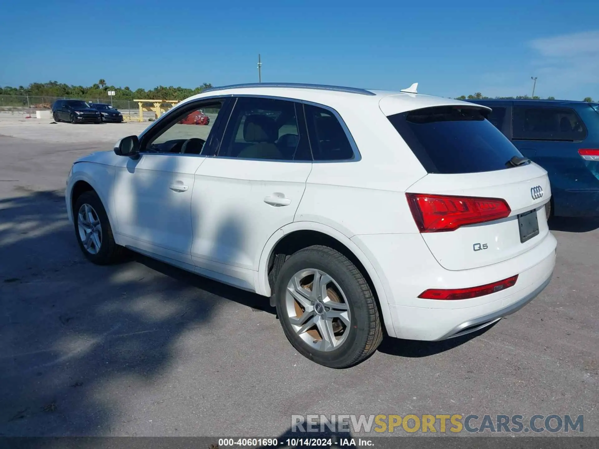 3 Photograph of a damaged car WA1ANAFY0K2064484 AUDI Q5 2019