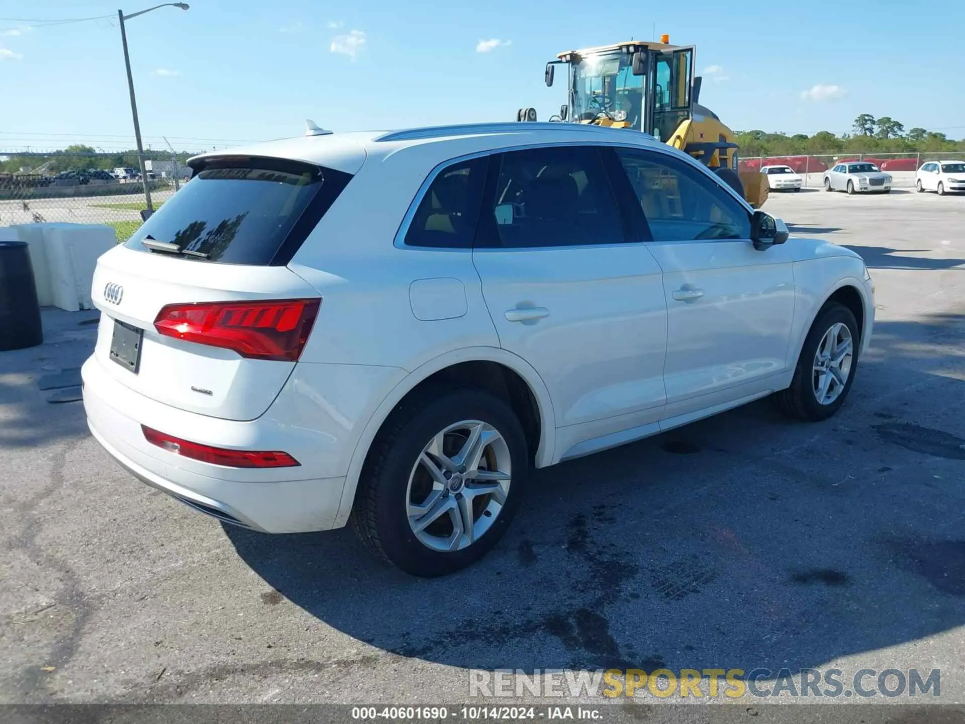 4 Photograph of a damaged car WA1ANAFY0K2064484 AUDI Q5 2019