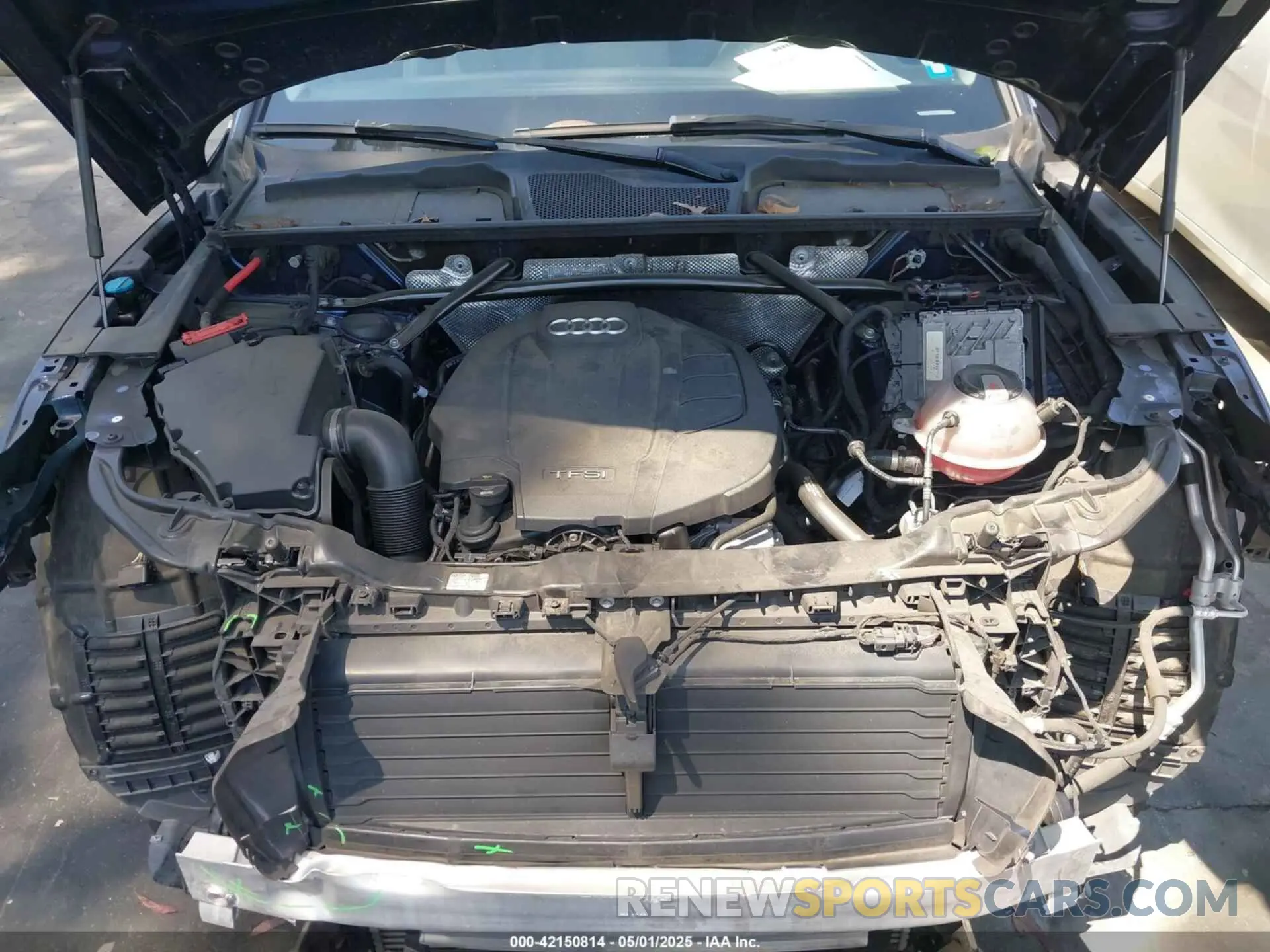 10 Photograph of a damaged car WA1ANAFY0K2097615 AUDI Q5 2019