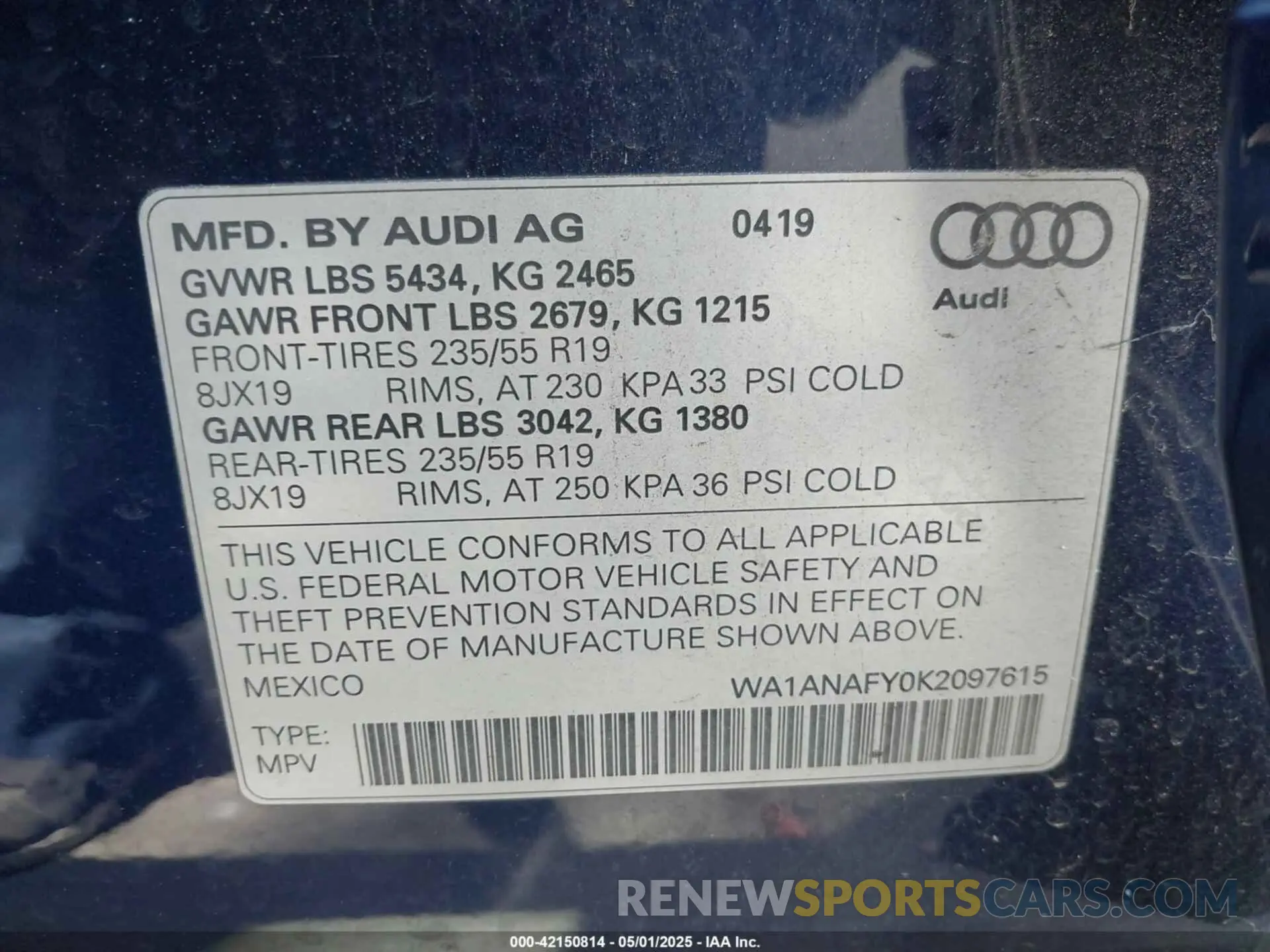 11 Photograph of a damaged car WA1ANAFY0K2097615 AUDI Q5 2019