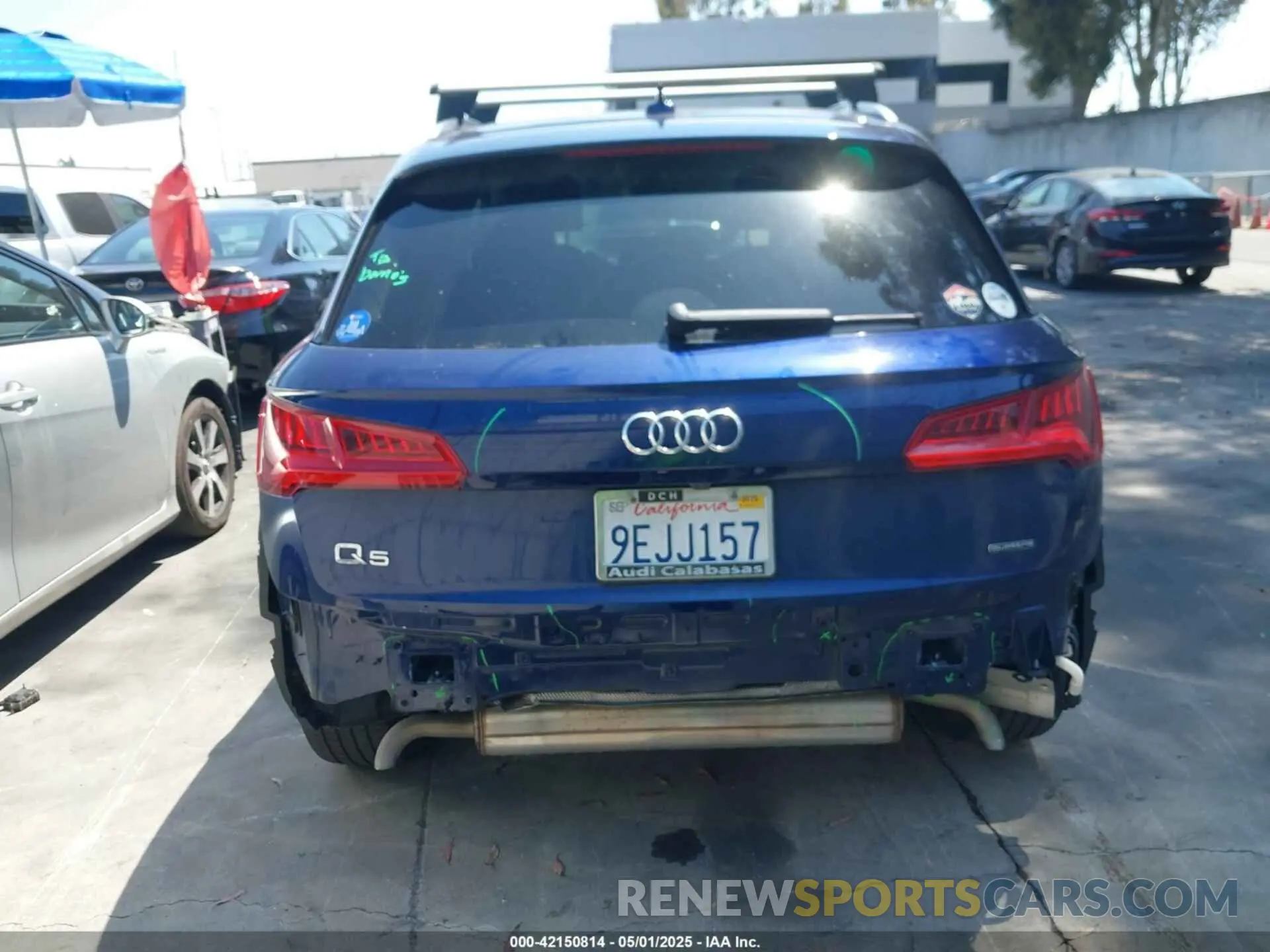 17 Photograph of a damaged car WA1ANAFY0K2097615 AUDI Q5 2019