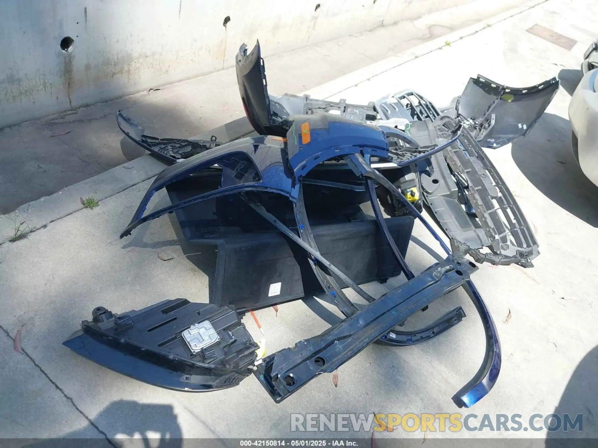 18 Photograph of a damaged car WA1ANAFY0K2097615 AUDI Q5 2019
