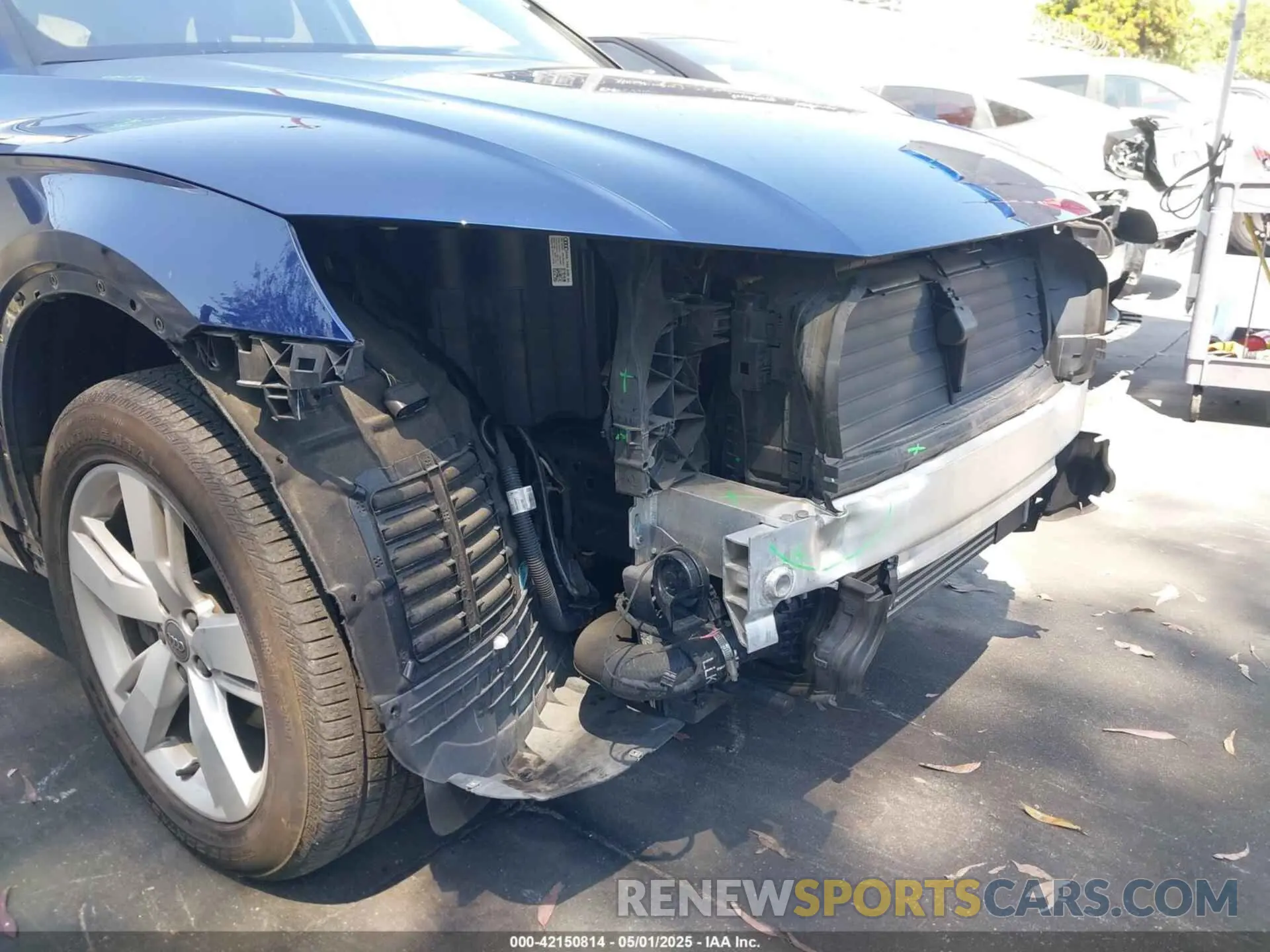 6 Photograph of a damaged car WA1ANAFY0K2097615 AUDI Q5 2019