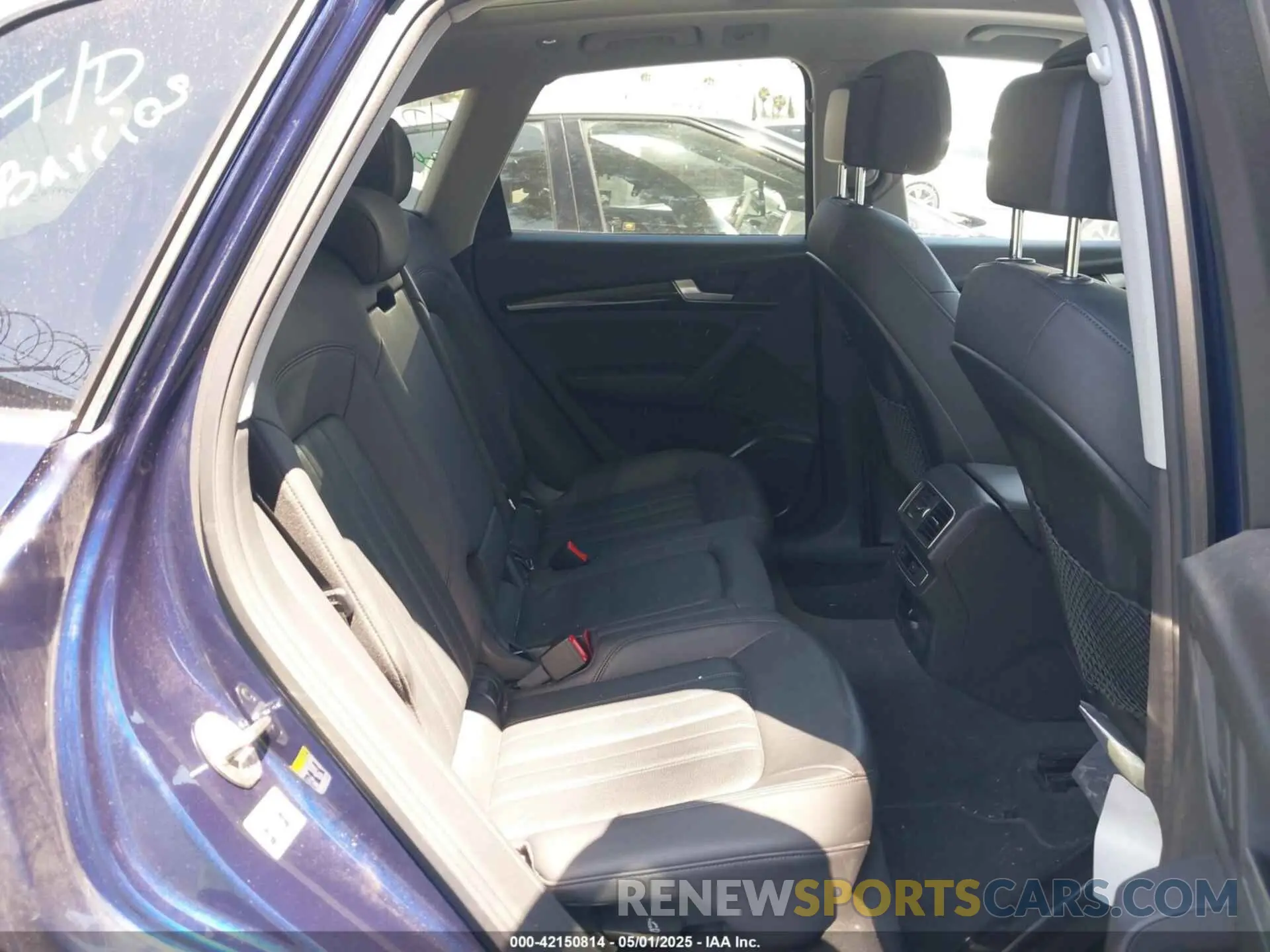 8 Photograph of a damaged car WA1ANAFY0K2097615 AUDI Q5 2019